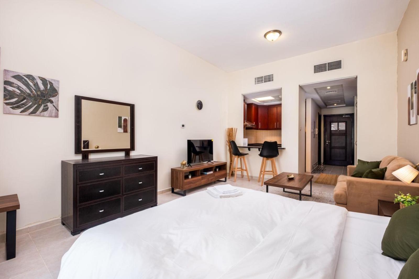Brand New Studio In Discovery Garden 401 * Dubai