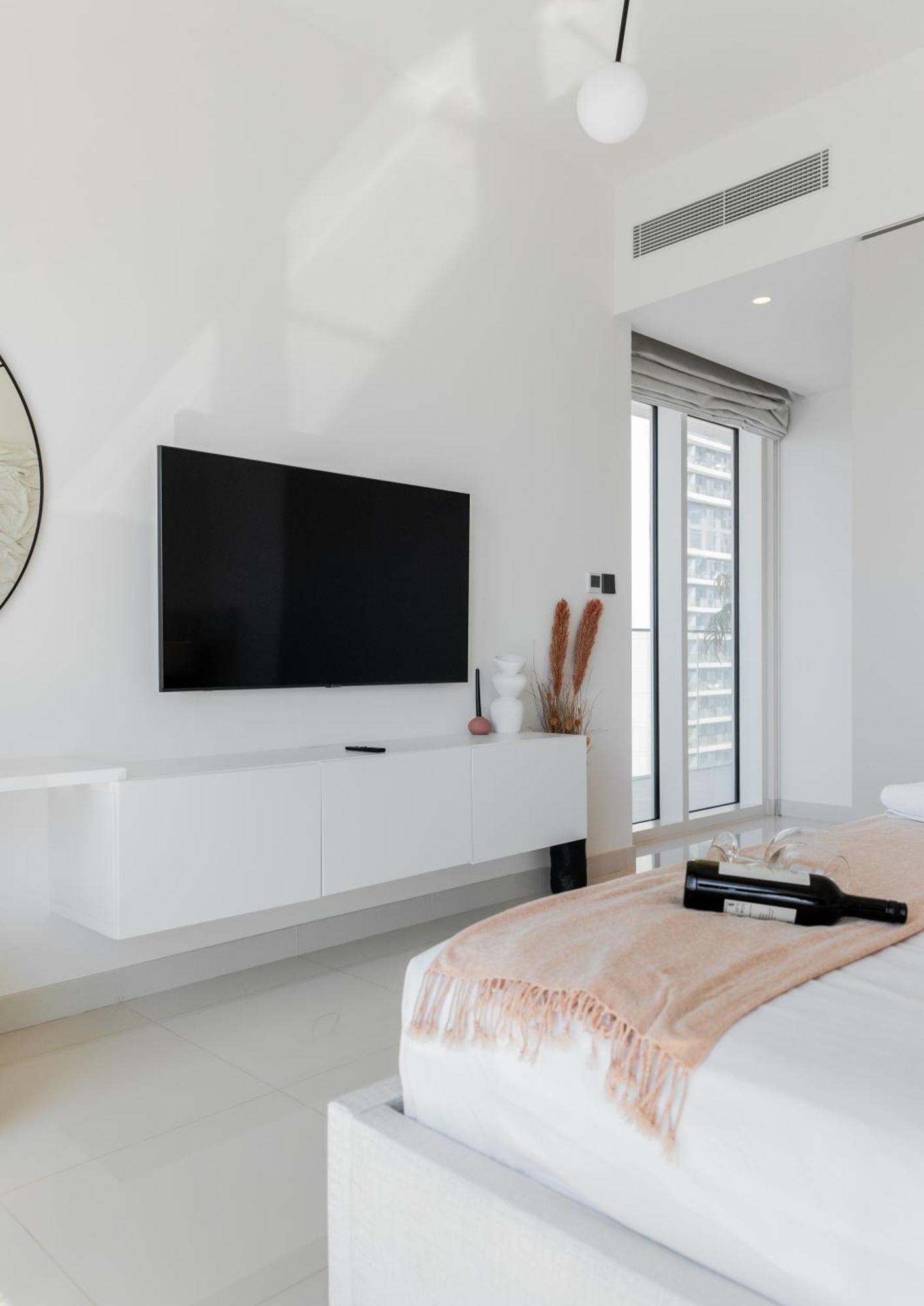 Eden's Homes & - Sunrise Bay Emaar Beachfront Apartment Dubai