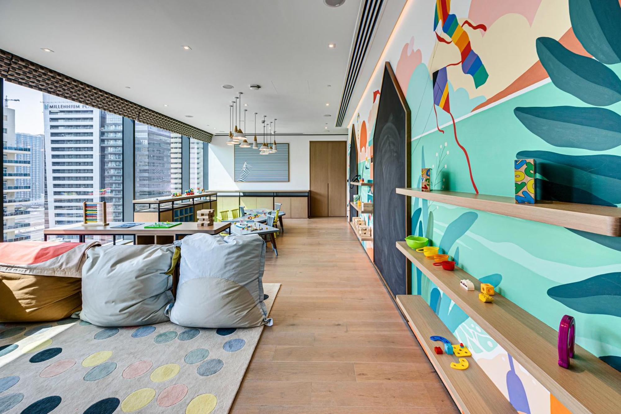 Elegant Family In Marina Vida Apartment