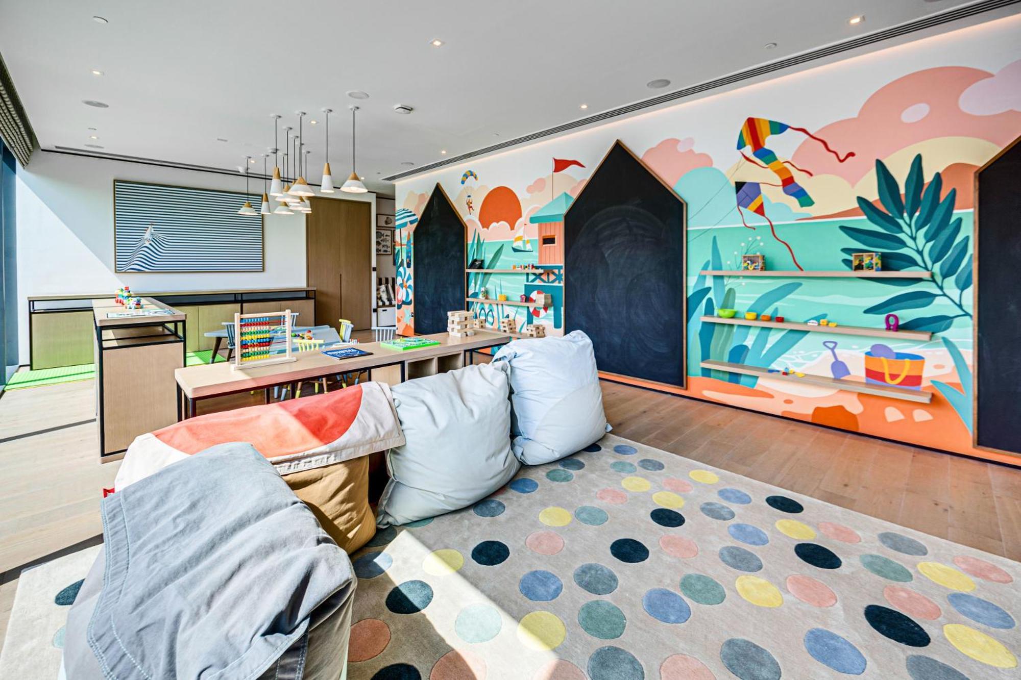Elegant Family In Marina Vida *
