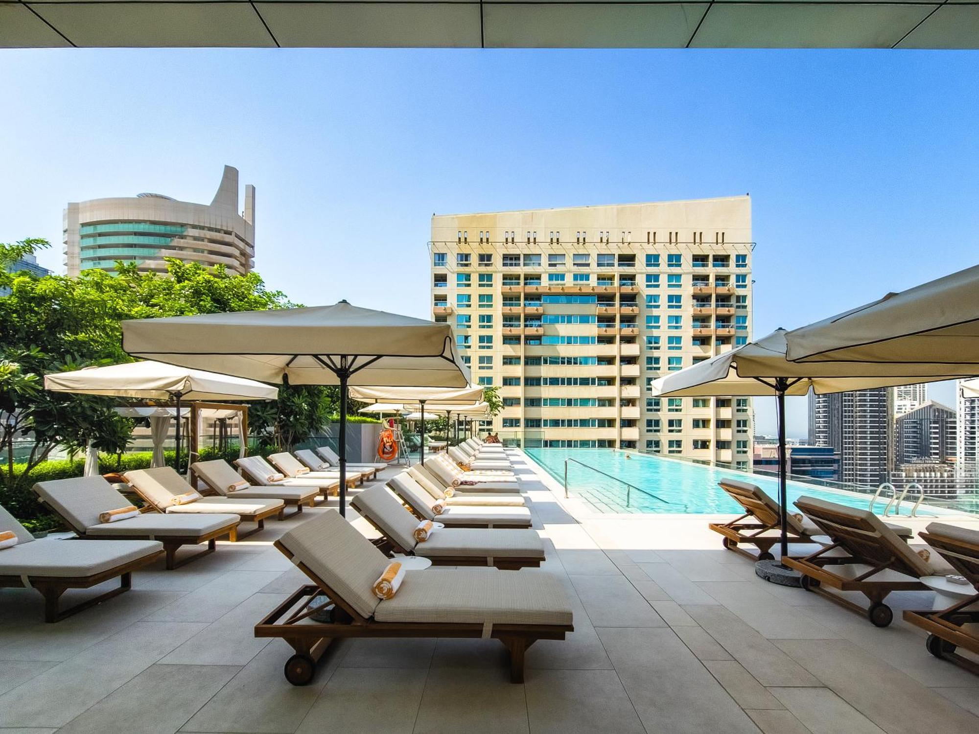 Elegant Family In Marina Vida Apartment Dubai