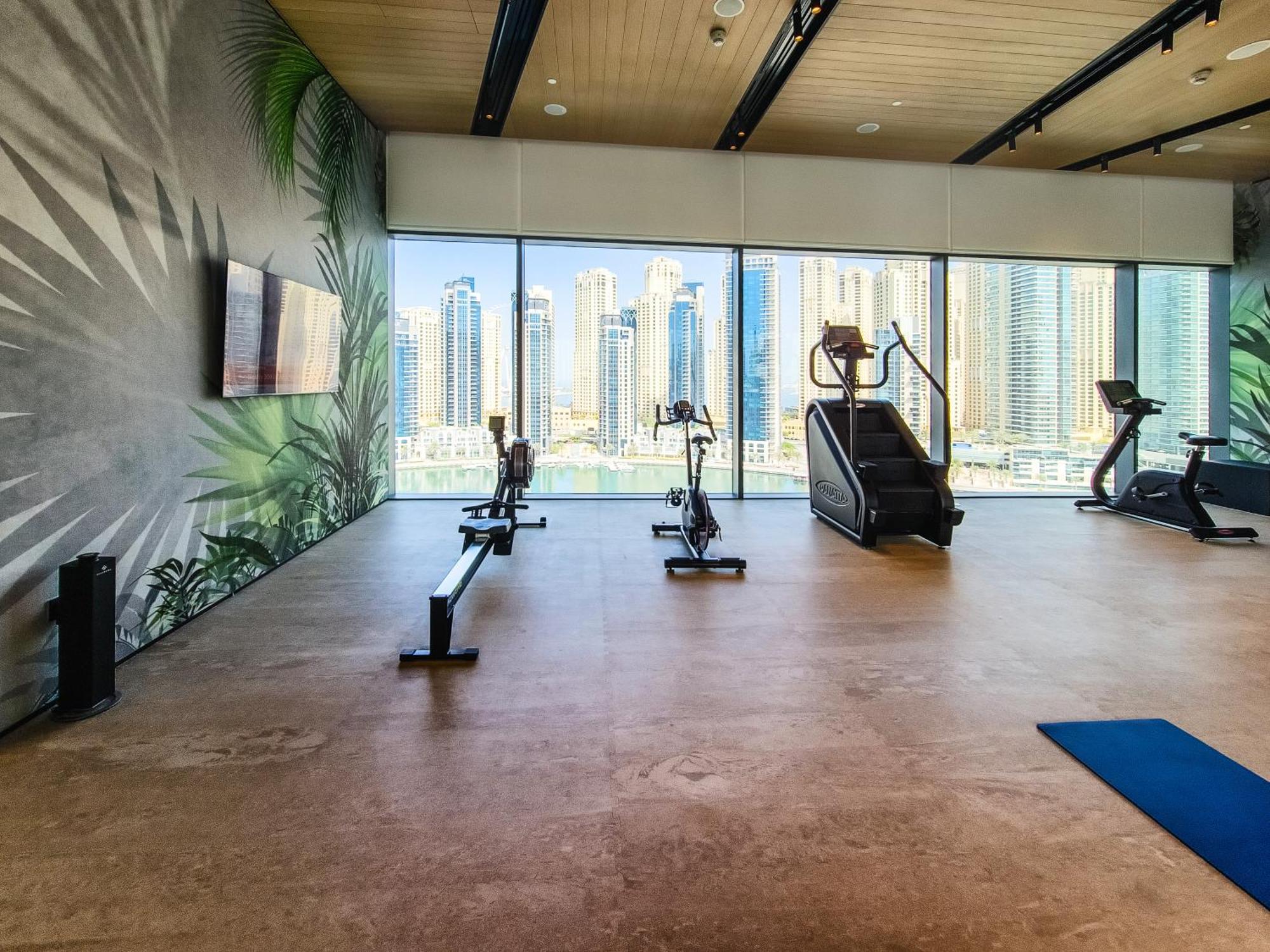 Elegant Family In Marina Vida Dubai