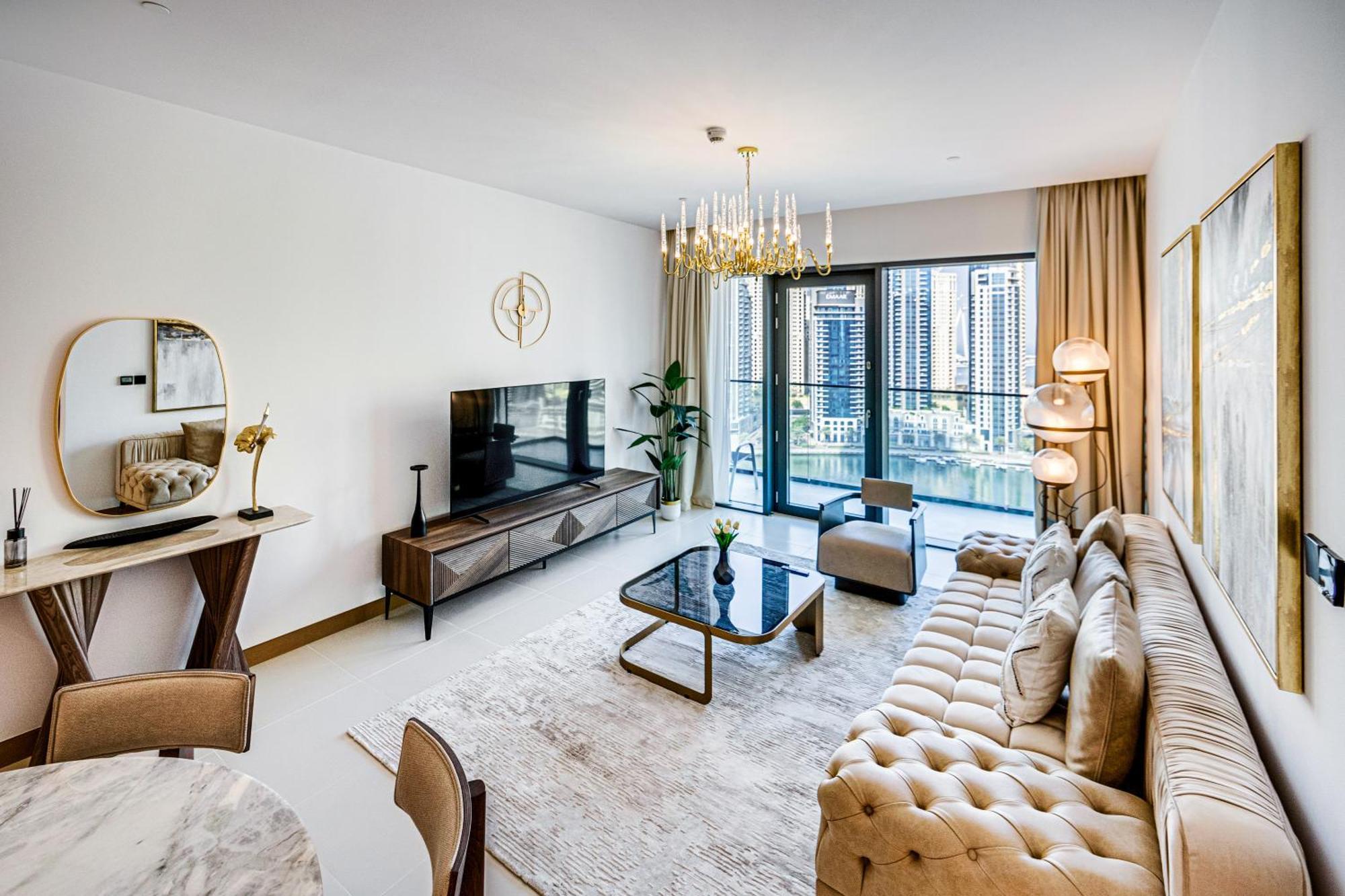 Elegant Family In Marina Vida Apartment