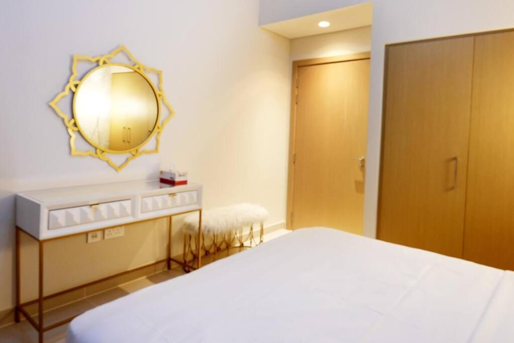Apartment Brown Stone Creek Dubai