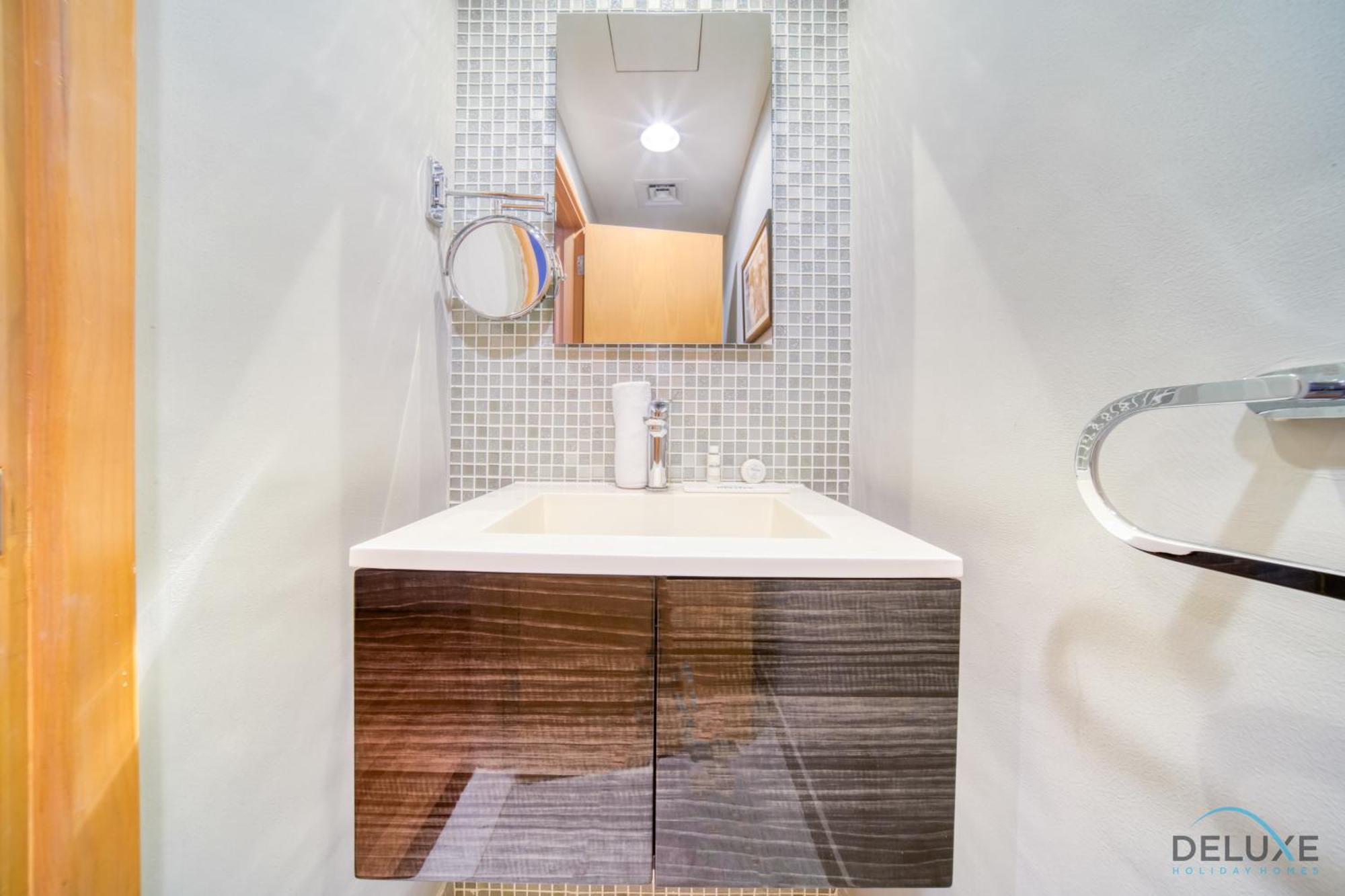 Contemporary 1br At Marina Terrace Tower Marina By Deluxe Homes