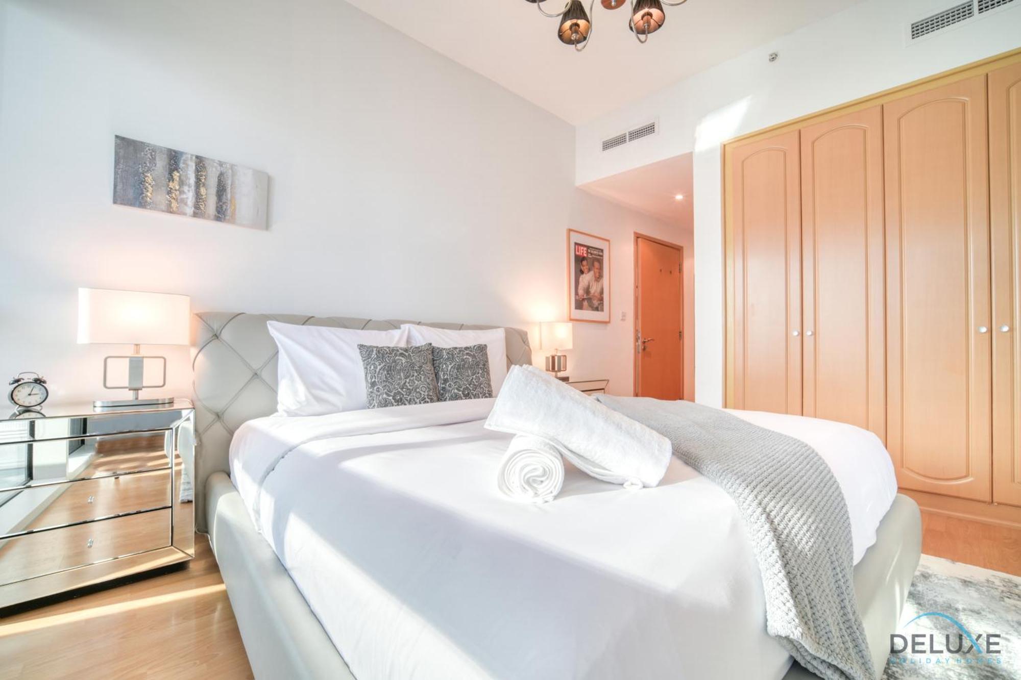 Contemporary 1br At Marina Terrace Tower Marina By Deluxe Homes