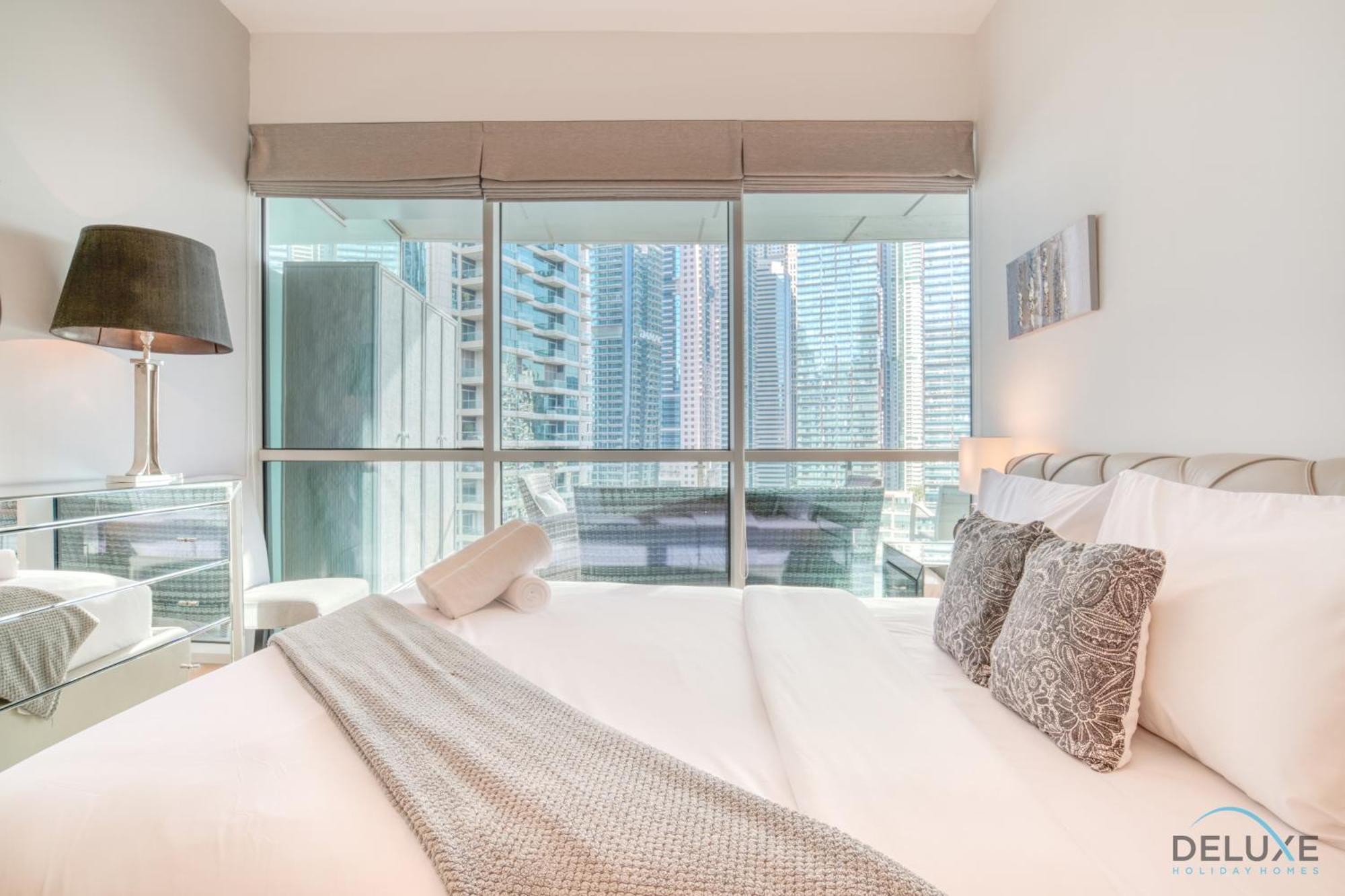 Apartment Contemporary 1br At Marina Terrace Tower Marina By Deluxe Homes