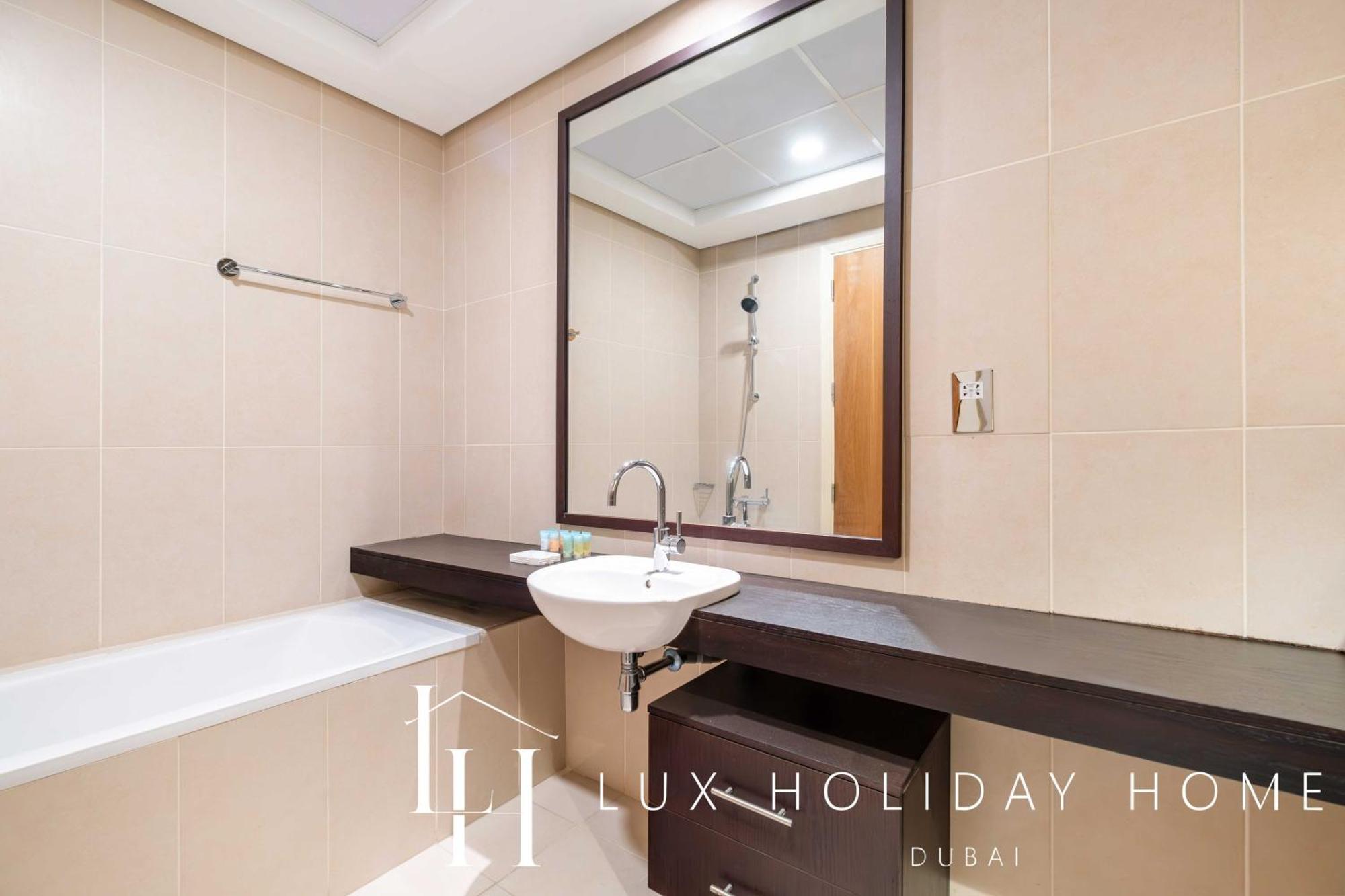 Lux The Palm Burj View