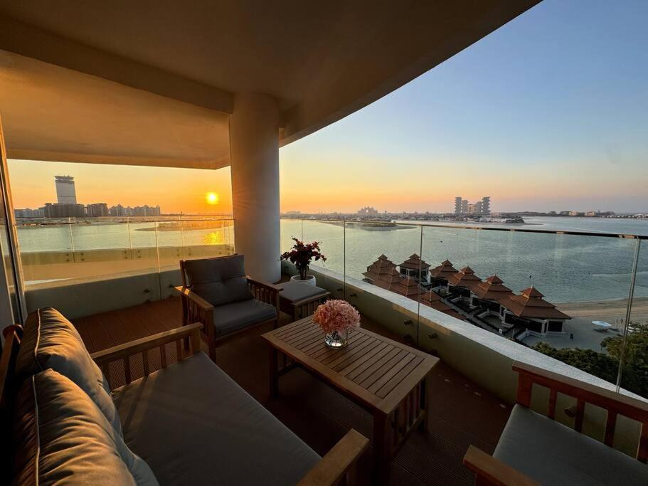 Luxury Mina Azizi Palm Jumeirah-private Apartment Dubai