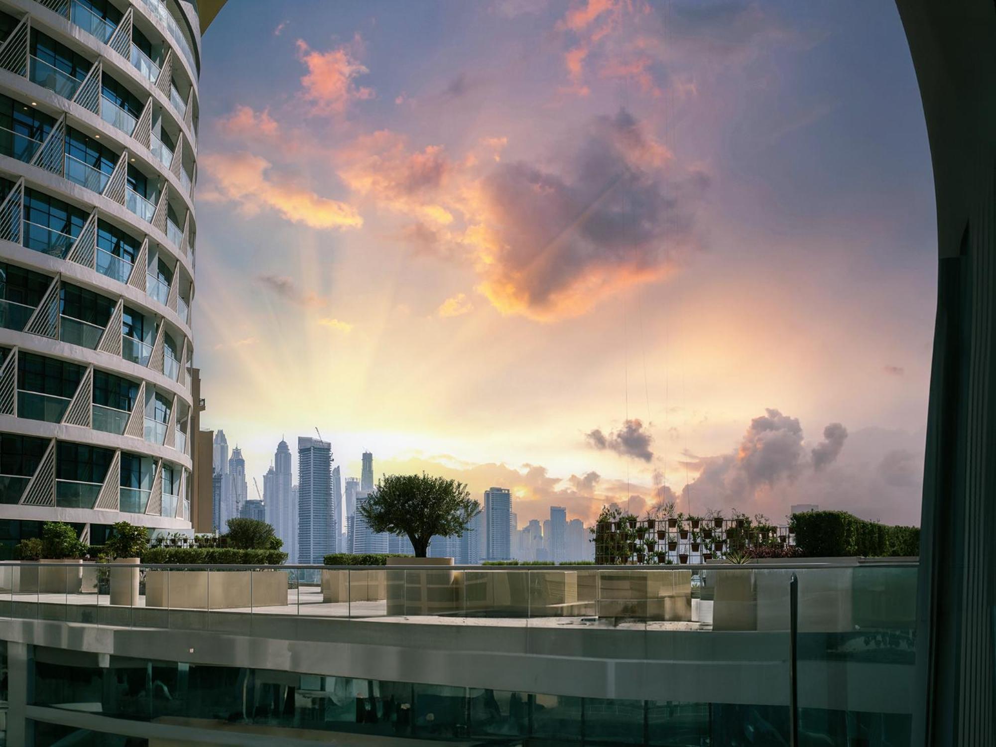 Apartment Luxury 1 Bedroom In Palm Dubai. Beach Access *