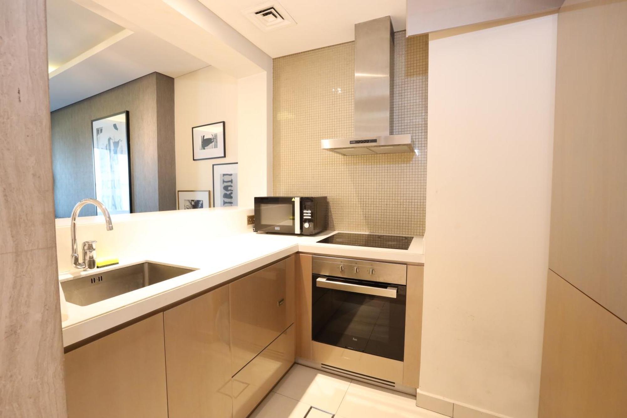 Brown Stone Paramount Towers *