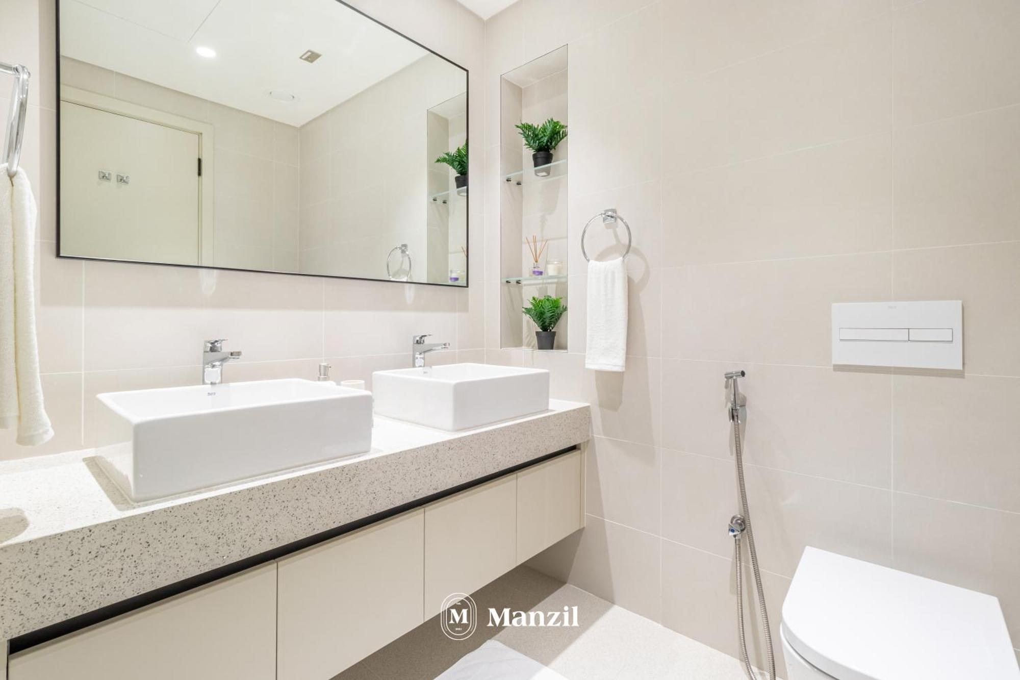 Manzil - 2br In Emaar Beach Front With Sea View Apartment *