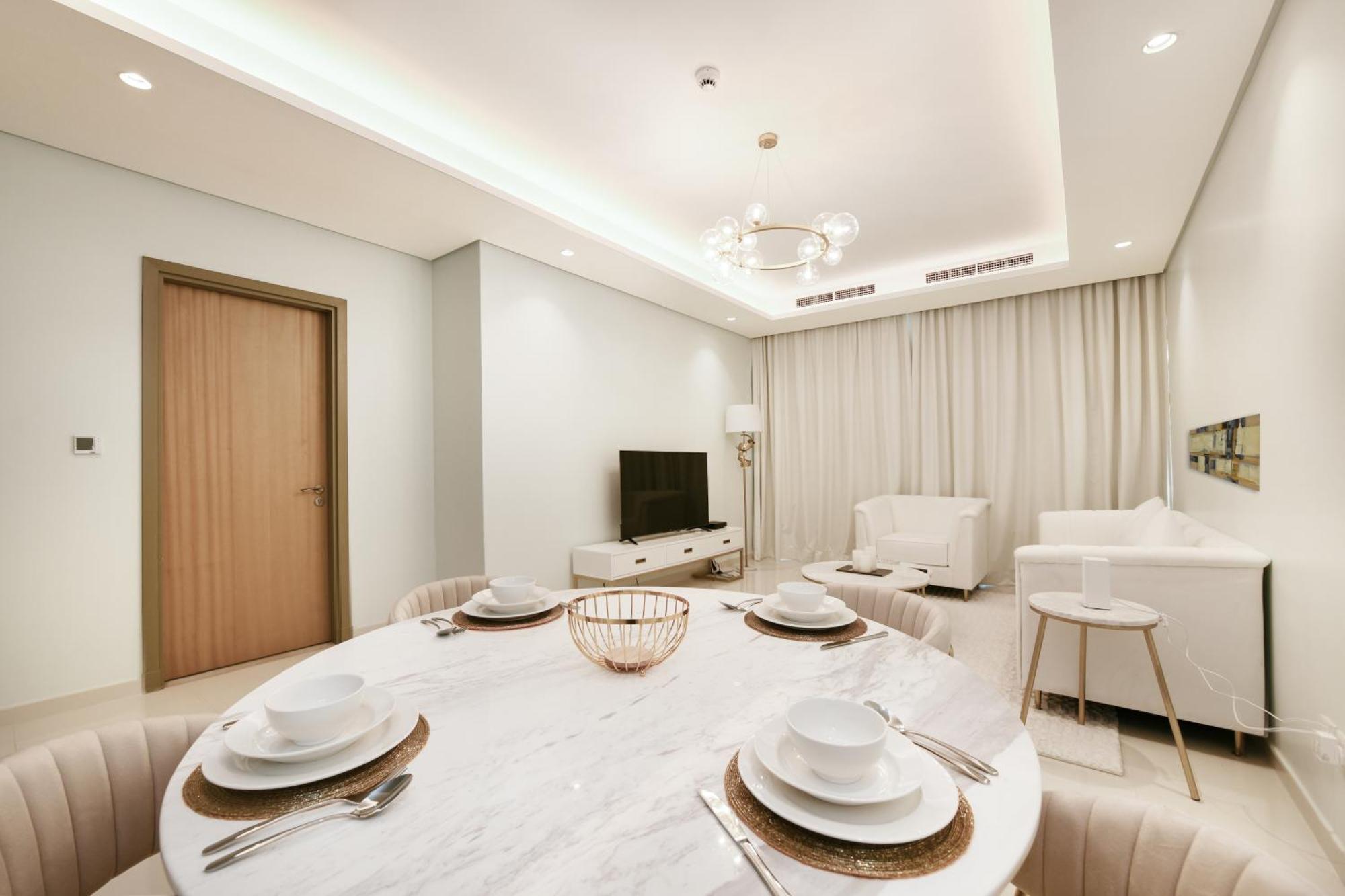 Apartment Skyline Serenity 2br Haven *