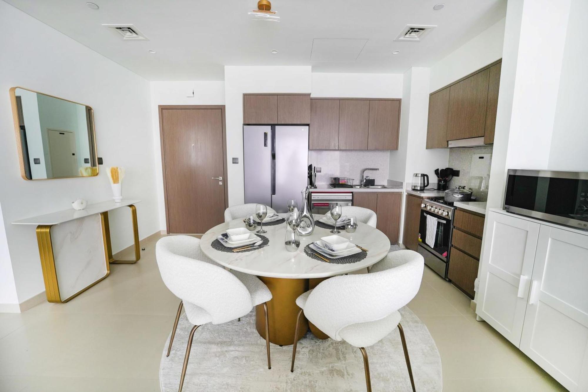 Luxurious 2br Next To Mall With Full Burj Khalifa View