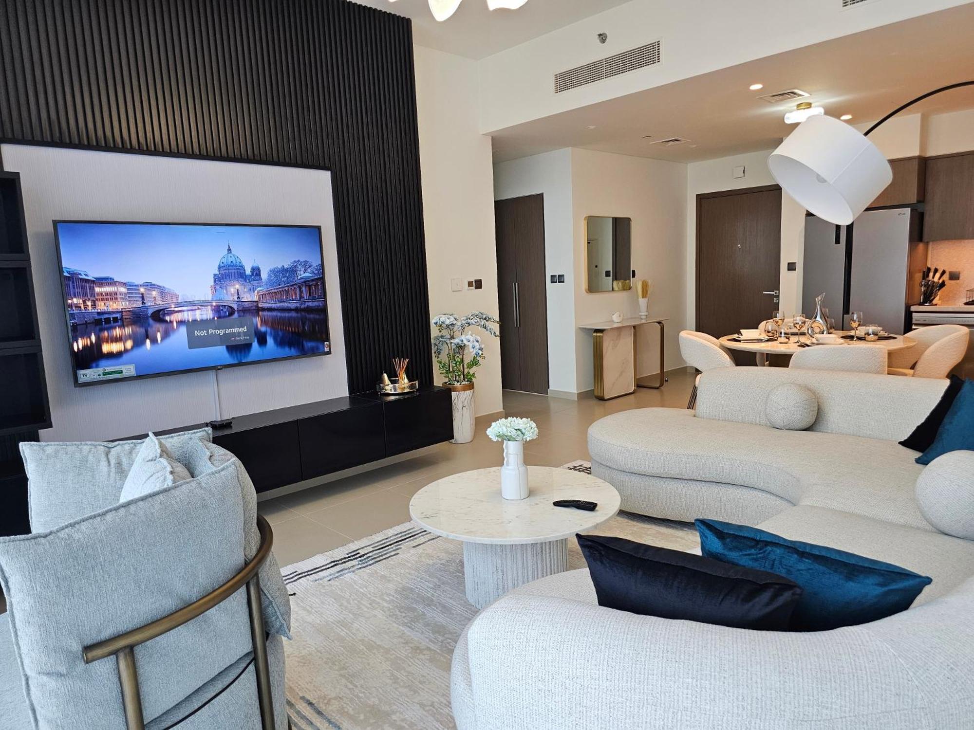 Luxurious 2br Next To Mall With Full Burj Khalifa View *