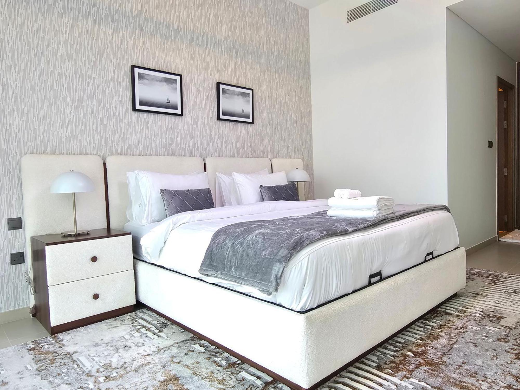 Luxurious 2br Next To Mall With Full Burj Khalifa View Apartment Dubai