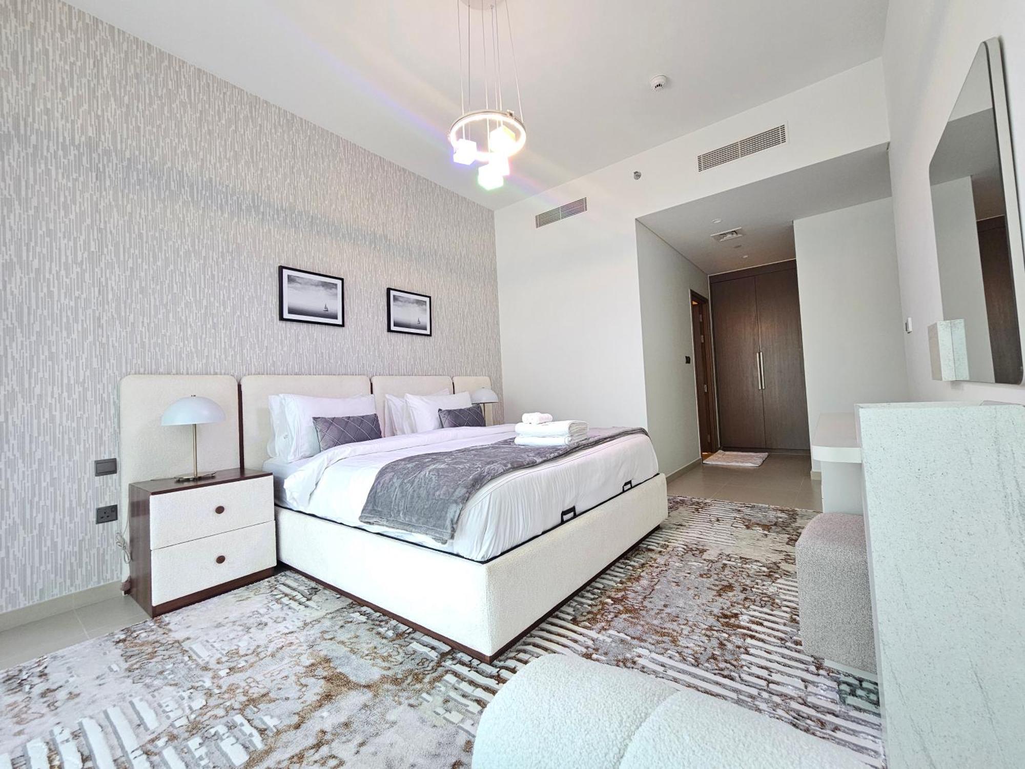 Luxurious 2br Next To Mall With Full Burj Khalifa View