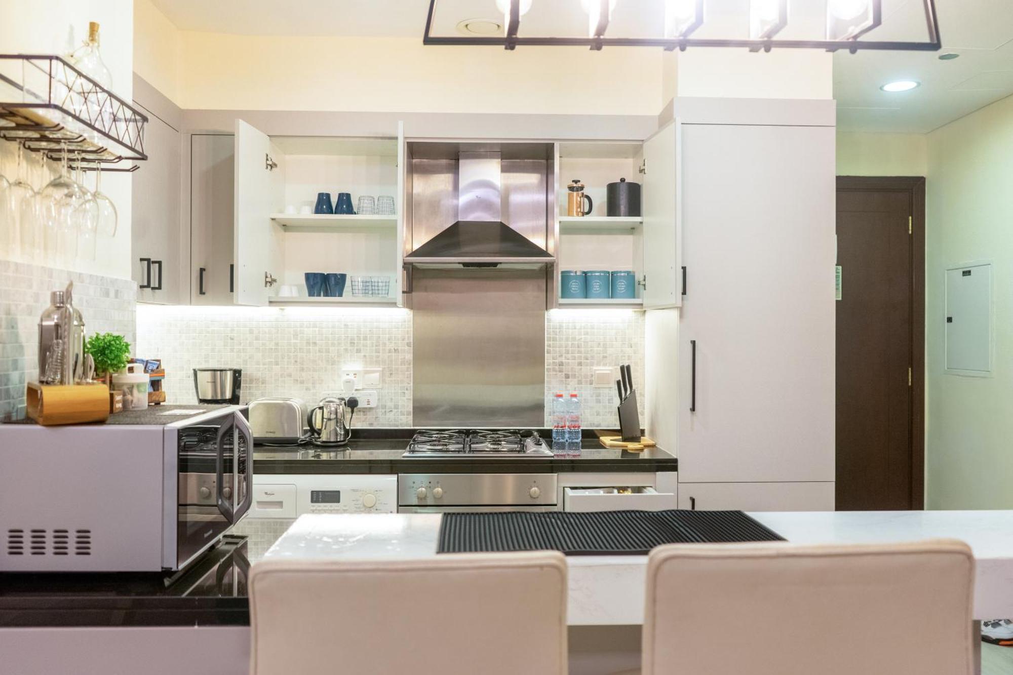 Elegant With Burj Khalifa View, Downtown Apartment *