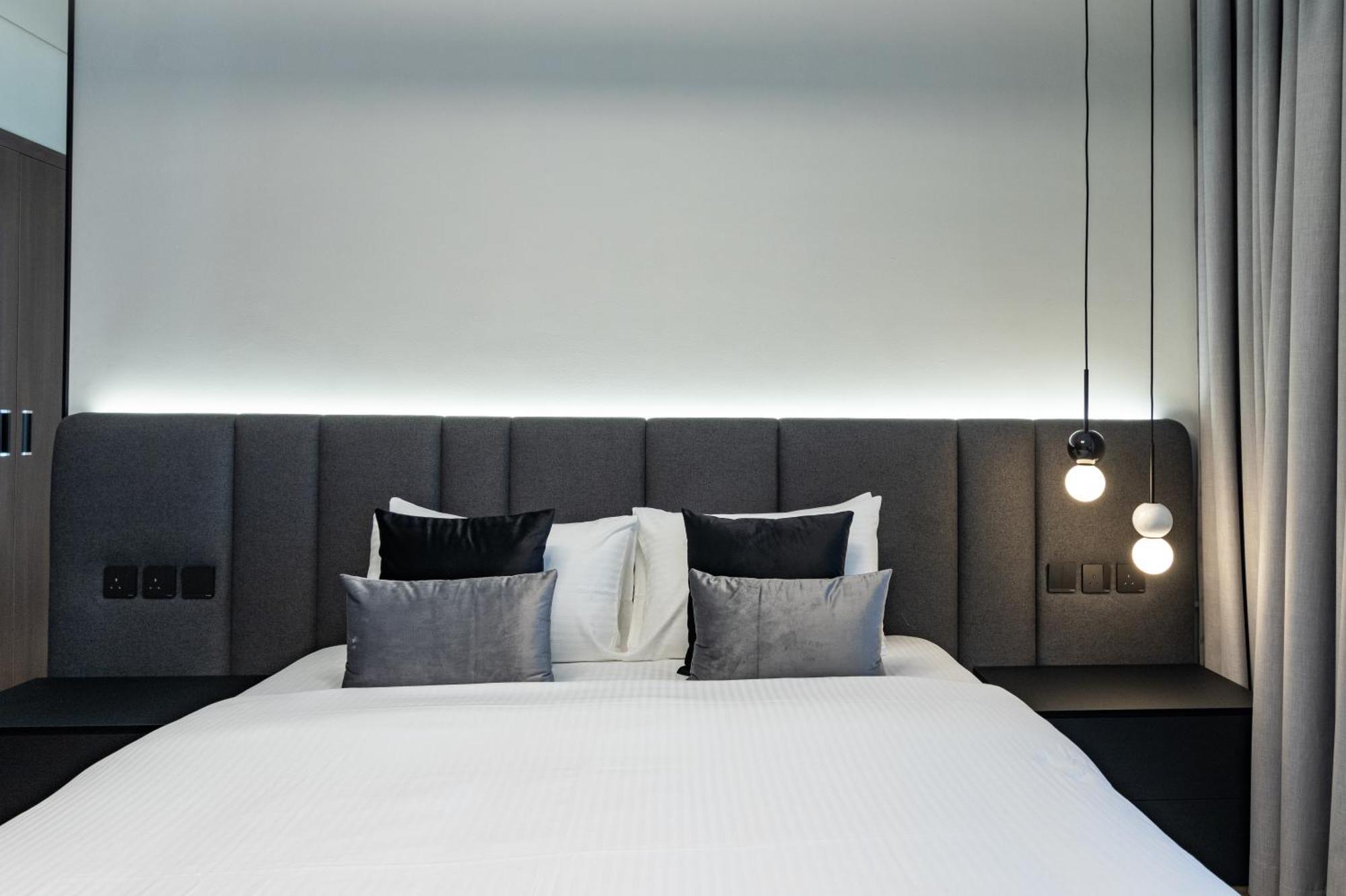 Apartment Homesgetaway - Contemporary 1 Bedroom In J One