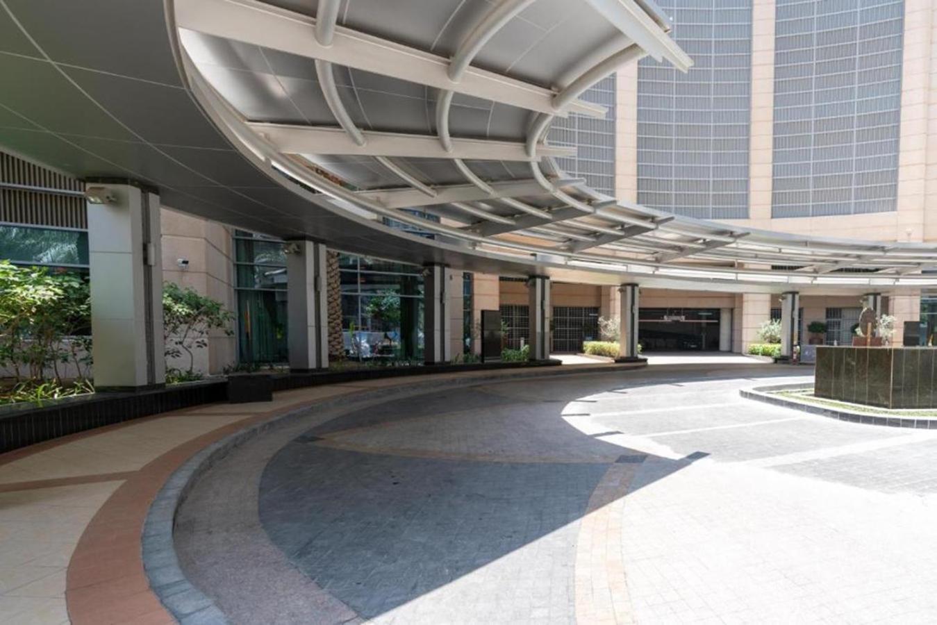 Spacious 2br With Central Location At Standpoint Tower * Dubai