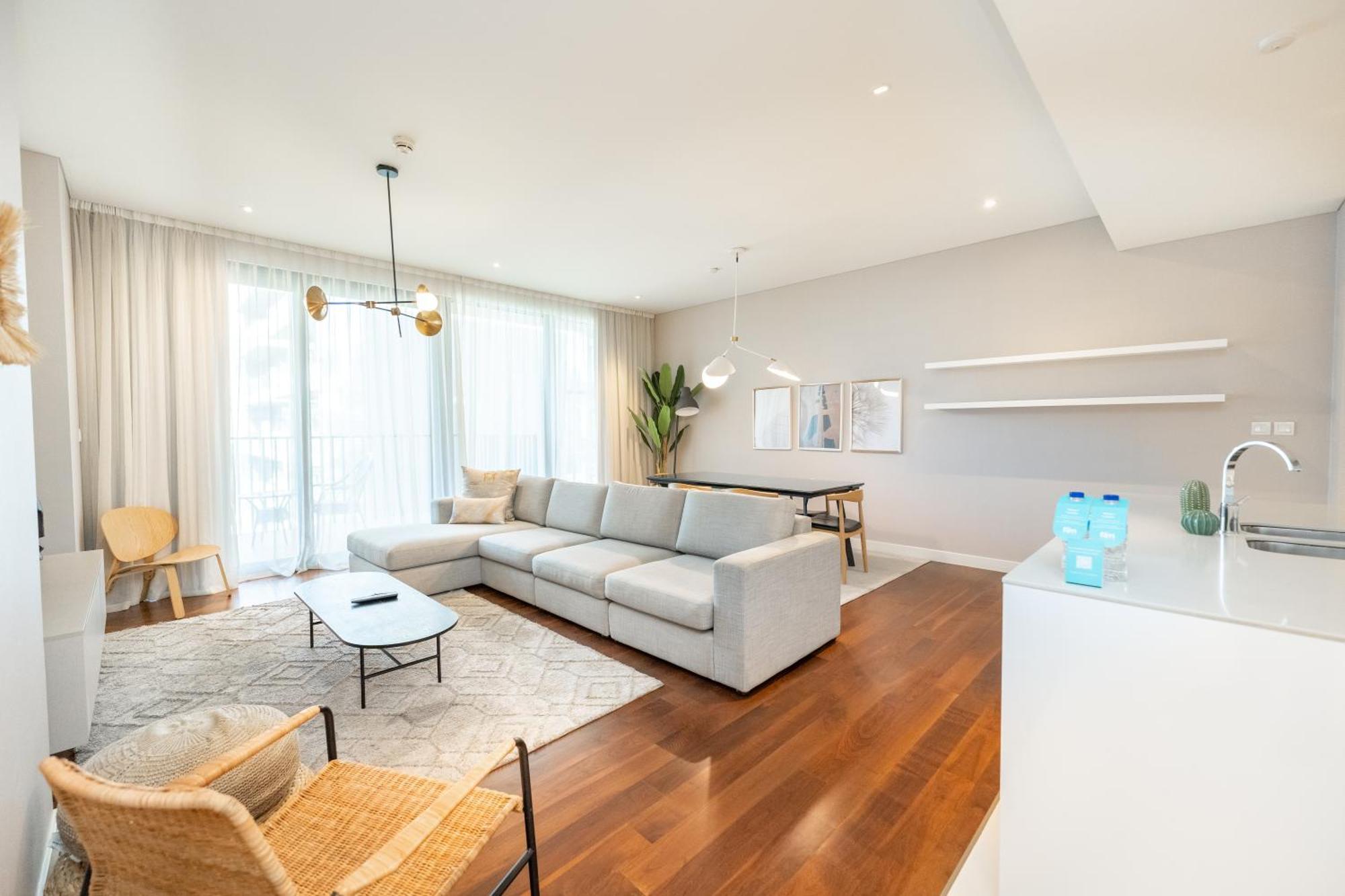 Fam Living Walk - Opposite Walk Mall - 2a Apartment *