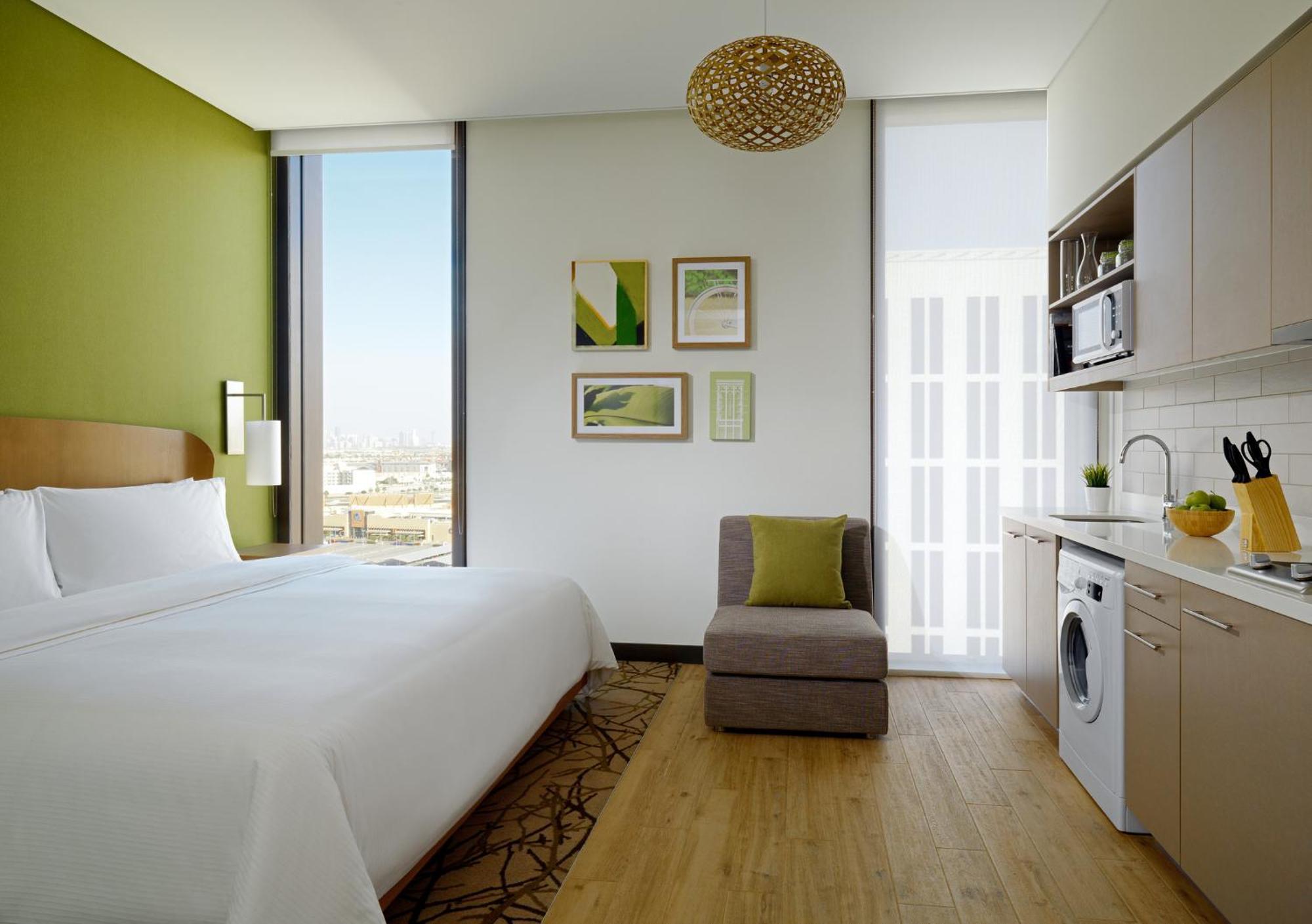 Element Me'aisam, 4*