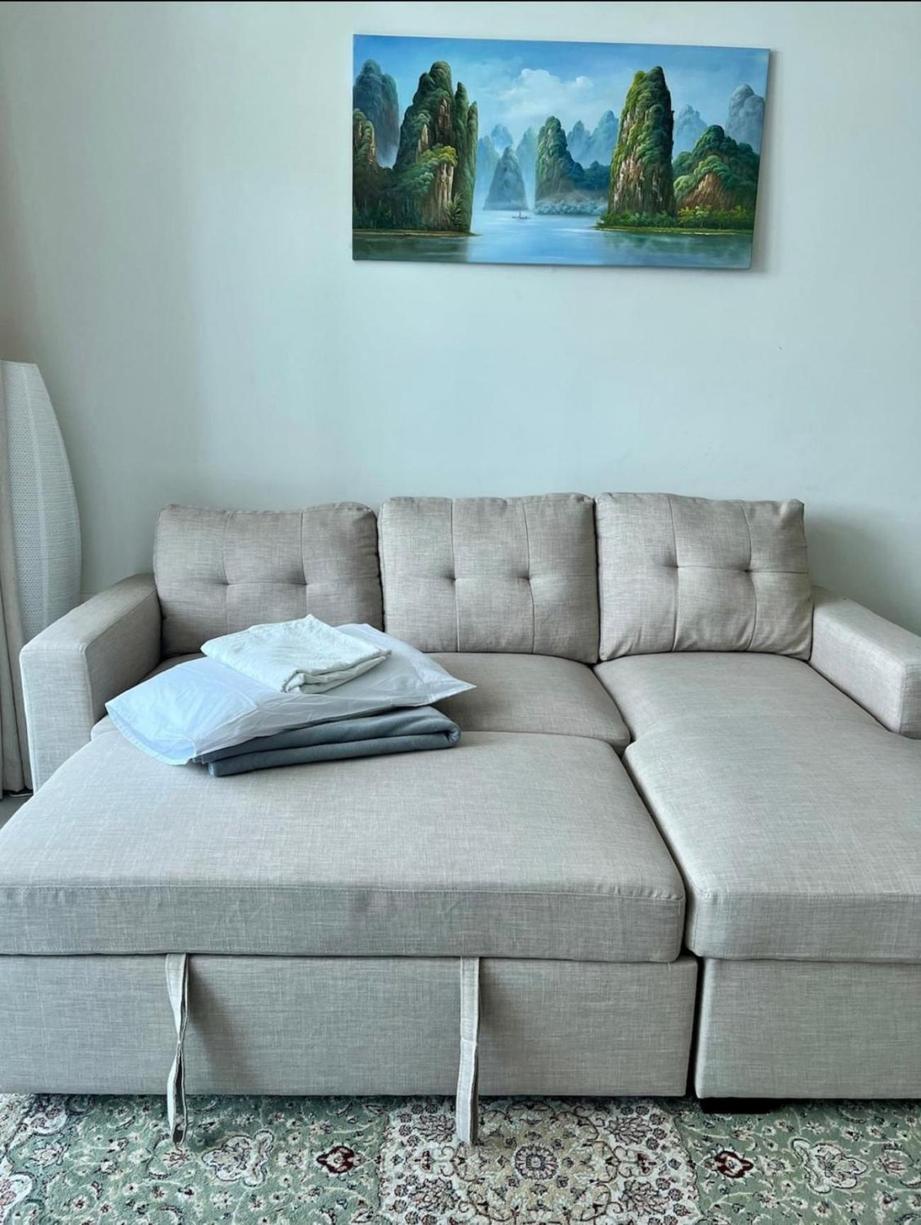 Bright & Cozy, Near Metro & Downtown, Pool, Gym Dubai