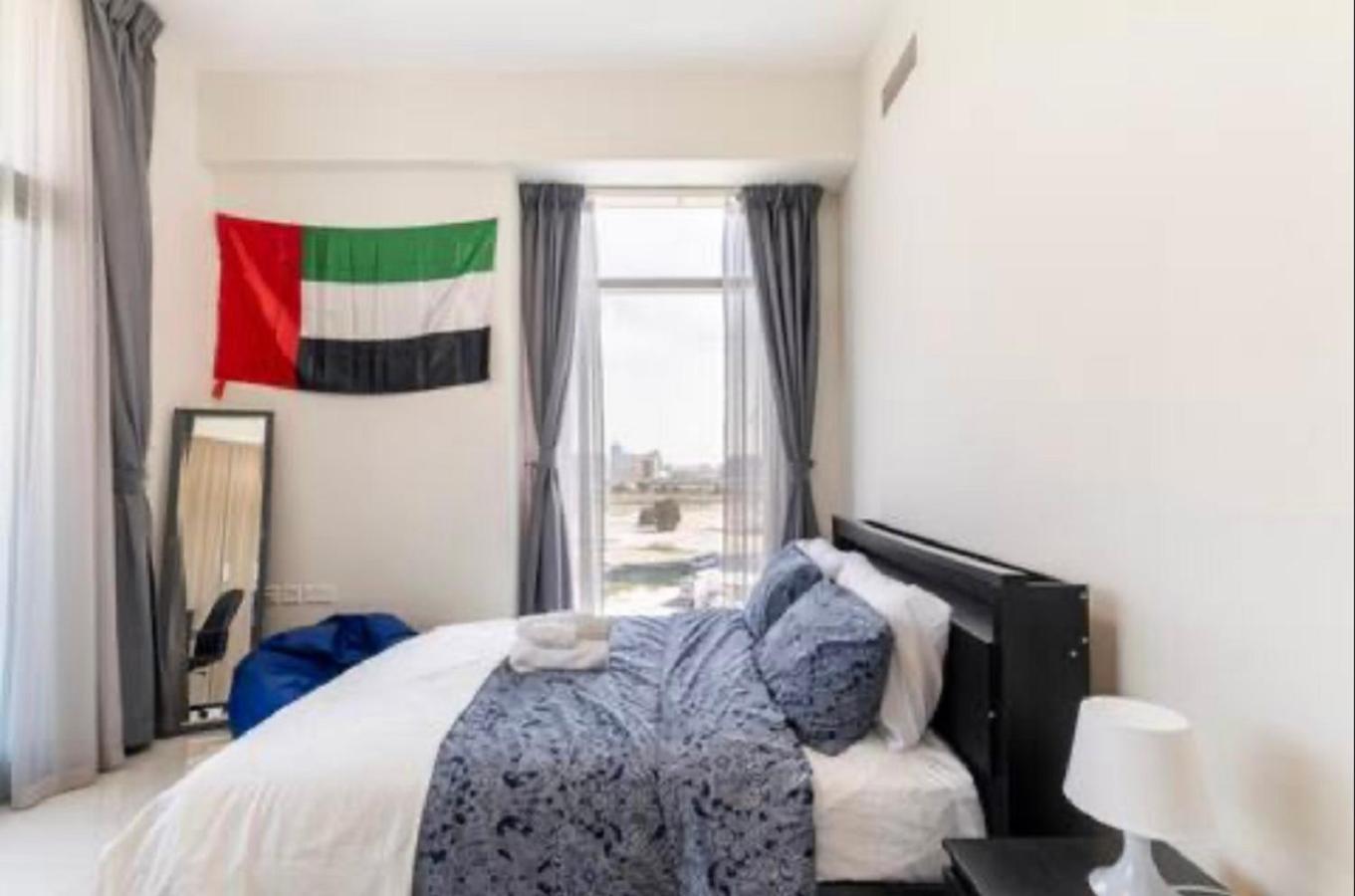 Daire Bright & Cozy, Near Metro & Downtown, Pool, Gym