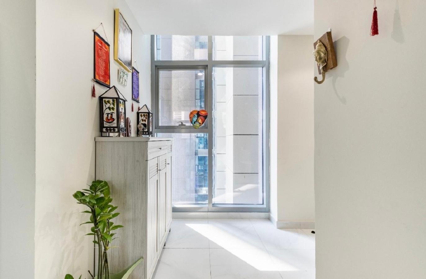 Bright & Cozy, Near Metro & Downtown, Pool, Gym * Dubai