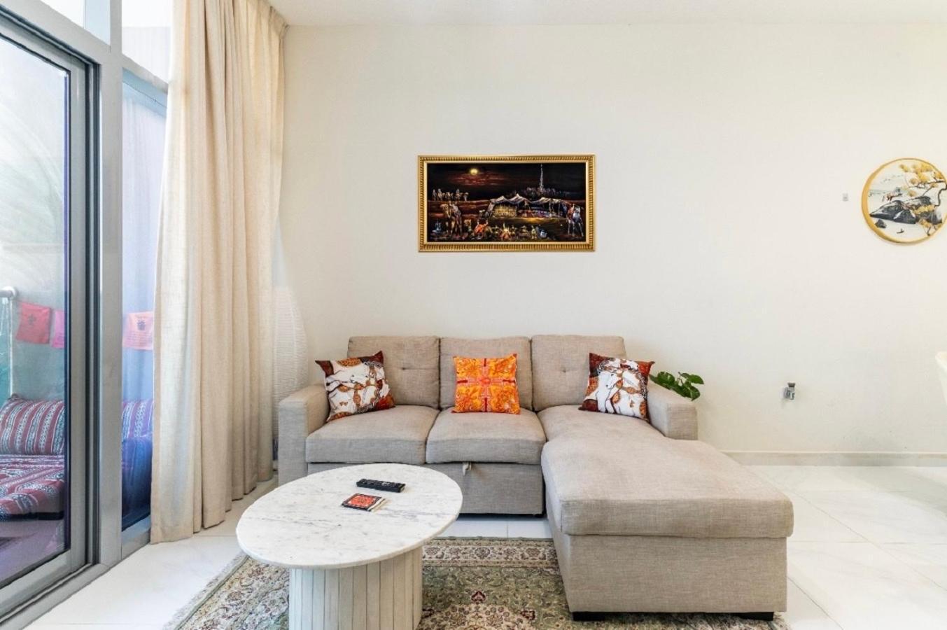 Bright & Cozy, Near Metro & Downtown, Pool, Gym Daire