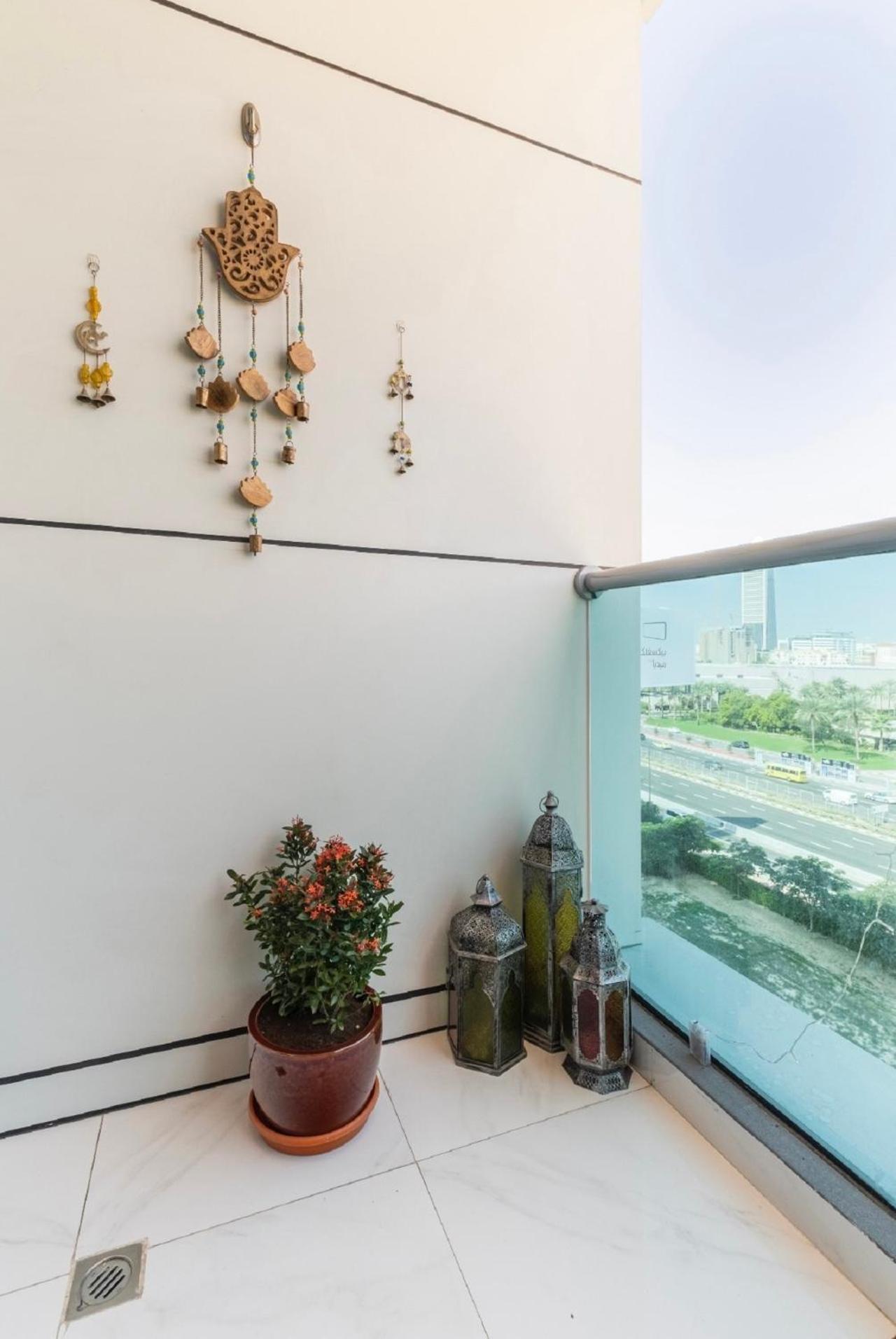 Bright & Cozy, Near Metro & Downtown, Pool, Gym Daire Dubai