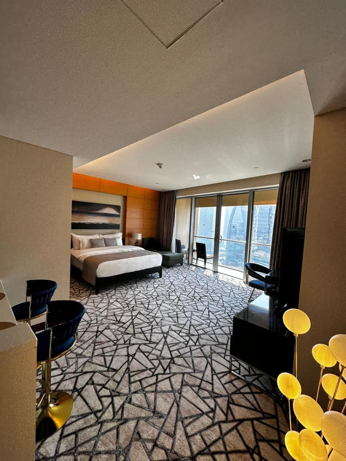 Mall Fashion Avenue Burj Khalifa View Residence- Formerly Address Mall Apartment *