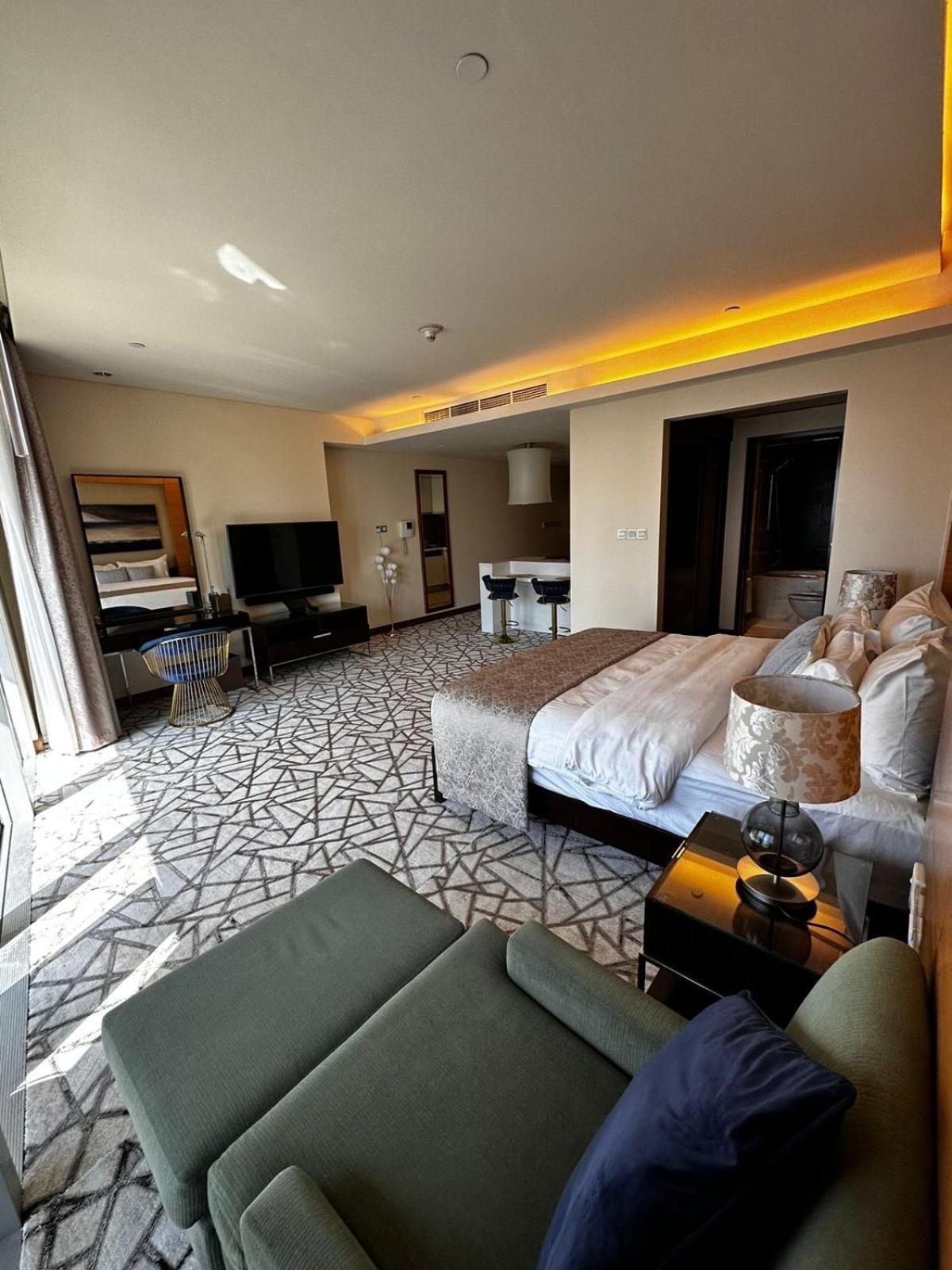 Mall Fashion Avenue Burj Khalifa View Residence- Formerly Address Mall