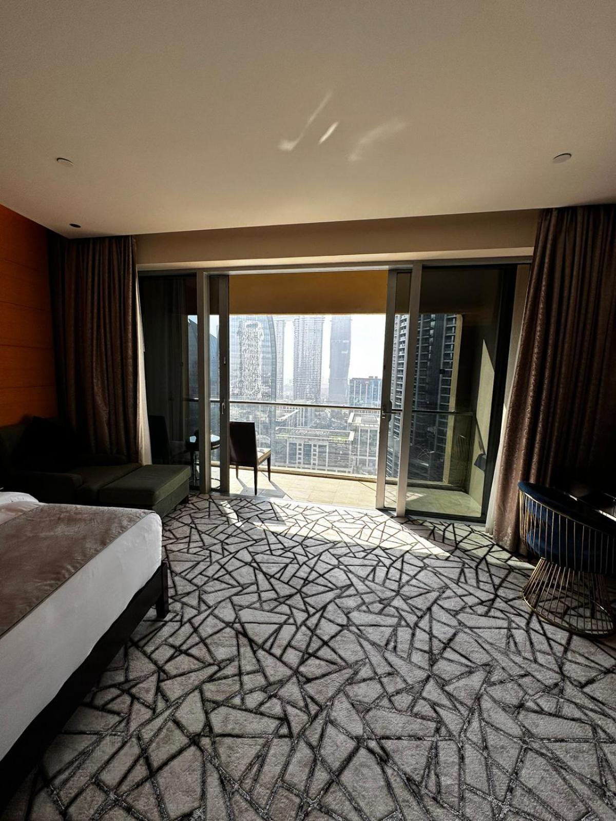 Mall Fashion Avenue Burj Khalifa View Residence- Formerly Address Mall