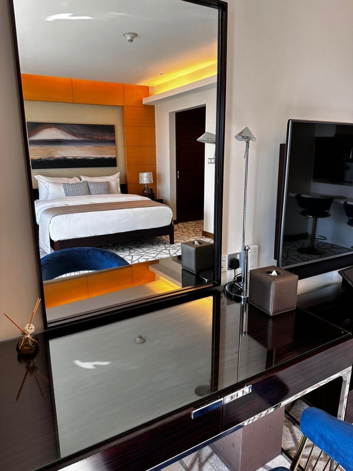 Mall Fashion Avenue Burj Khalifa View Residence- Formerly Address Mall Apartment