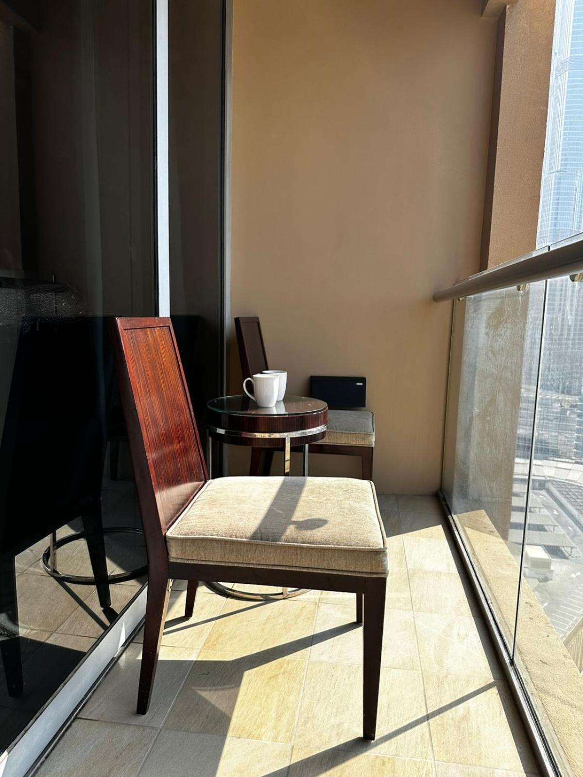 Mall Fashion Avenue Burj Khalifa View Residence- Formerly Address Mall Apartment *