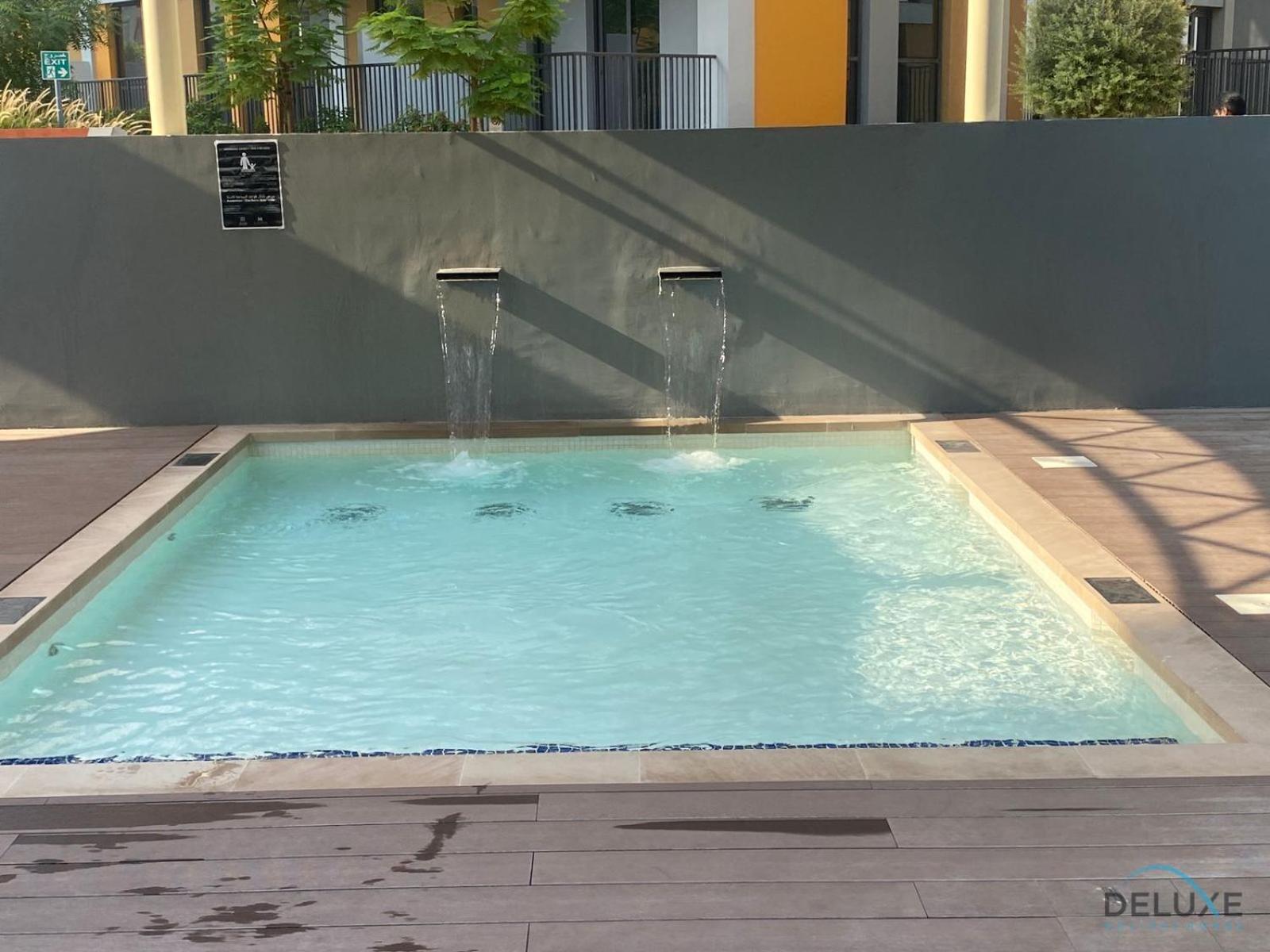 Placid 2br With Assistant At Mesk 1 Midtown Production By Deluxe Homes *