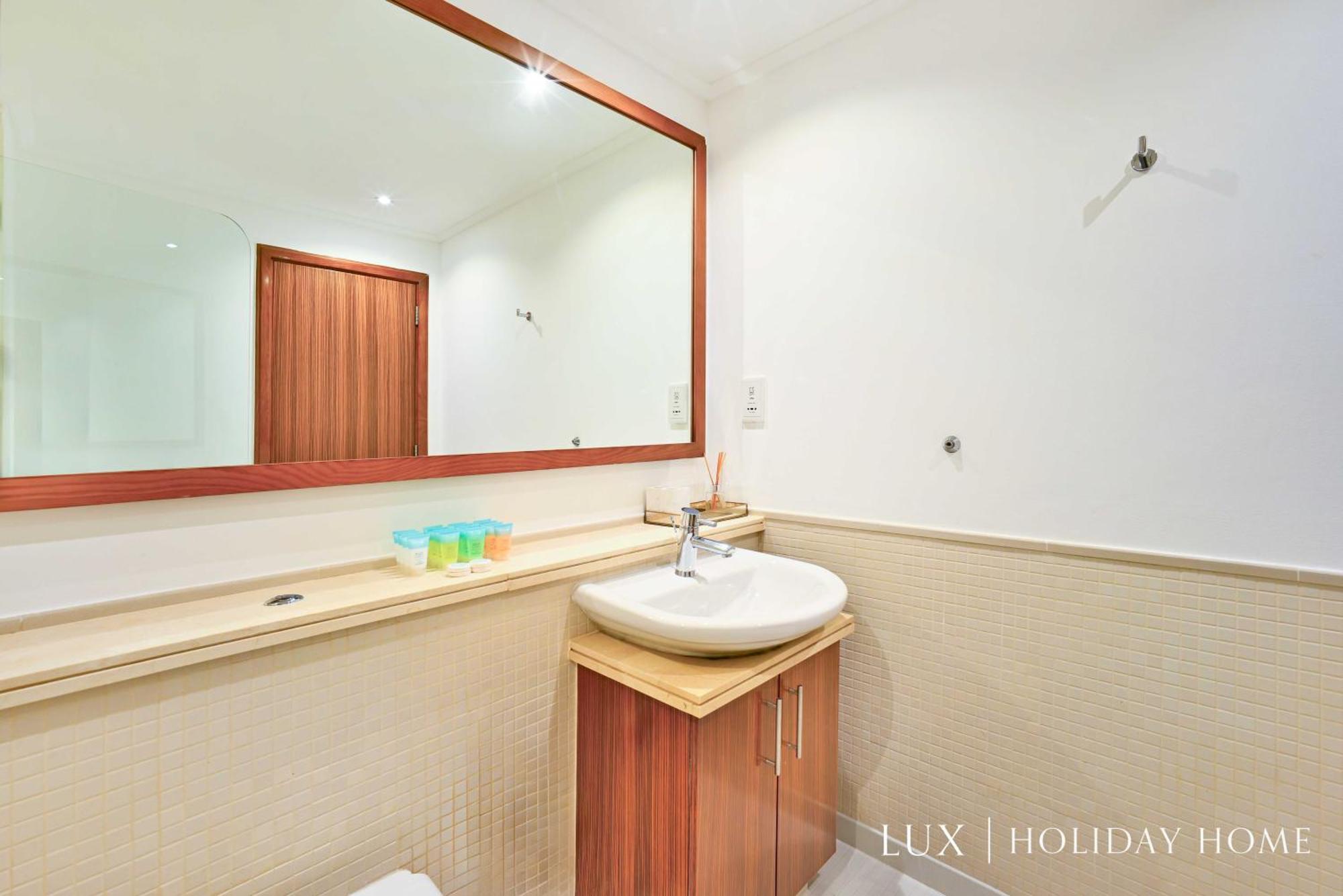 Apartment Lux Marina Promenade 2 Bedroom Prime Location Apt