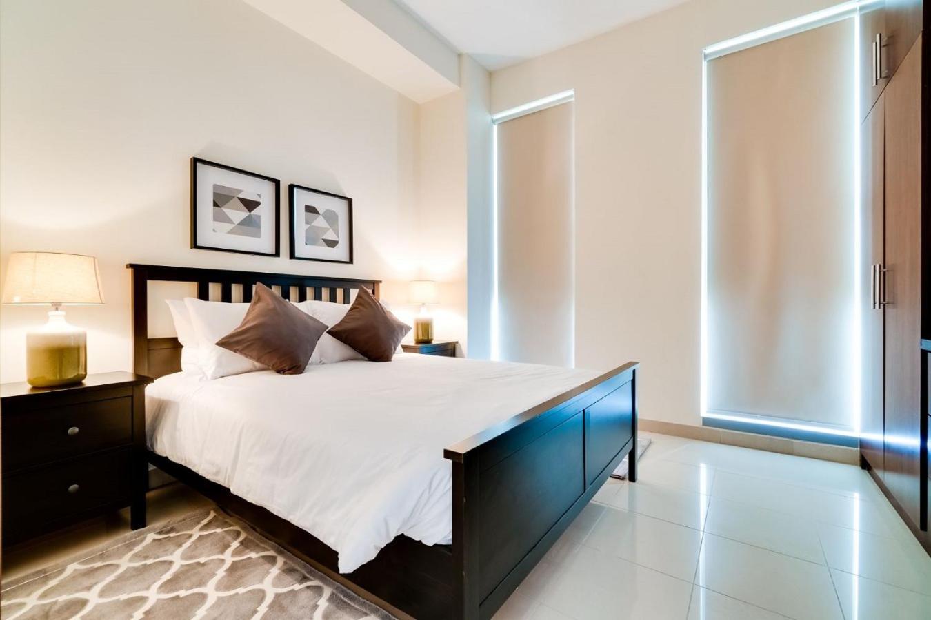 Spacious 2br With Central Location At Standpoint Tower * Dubai