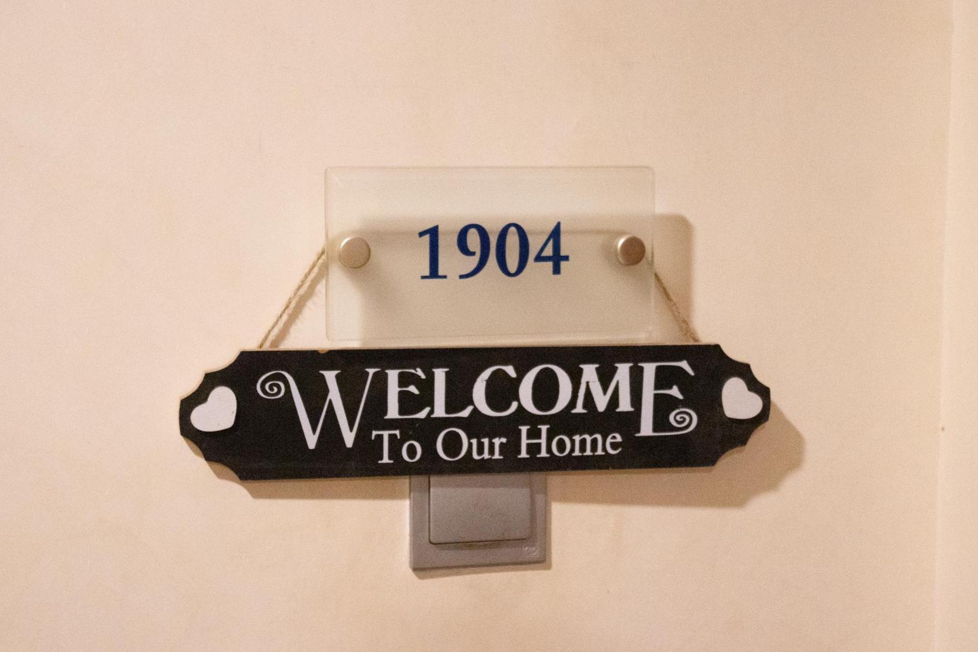 Lunar - Jbr Homestay *