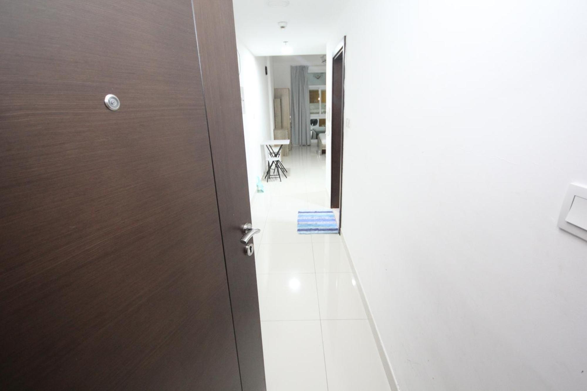 Daire Cute And Small Partitions For Girls In Dubai- Female Guests Only فتيات فقط