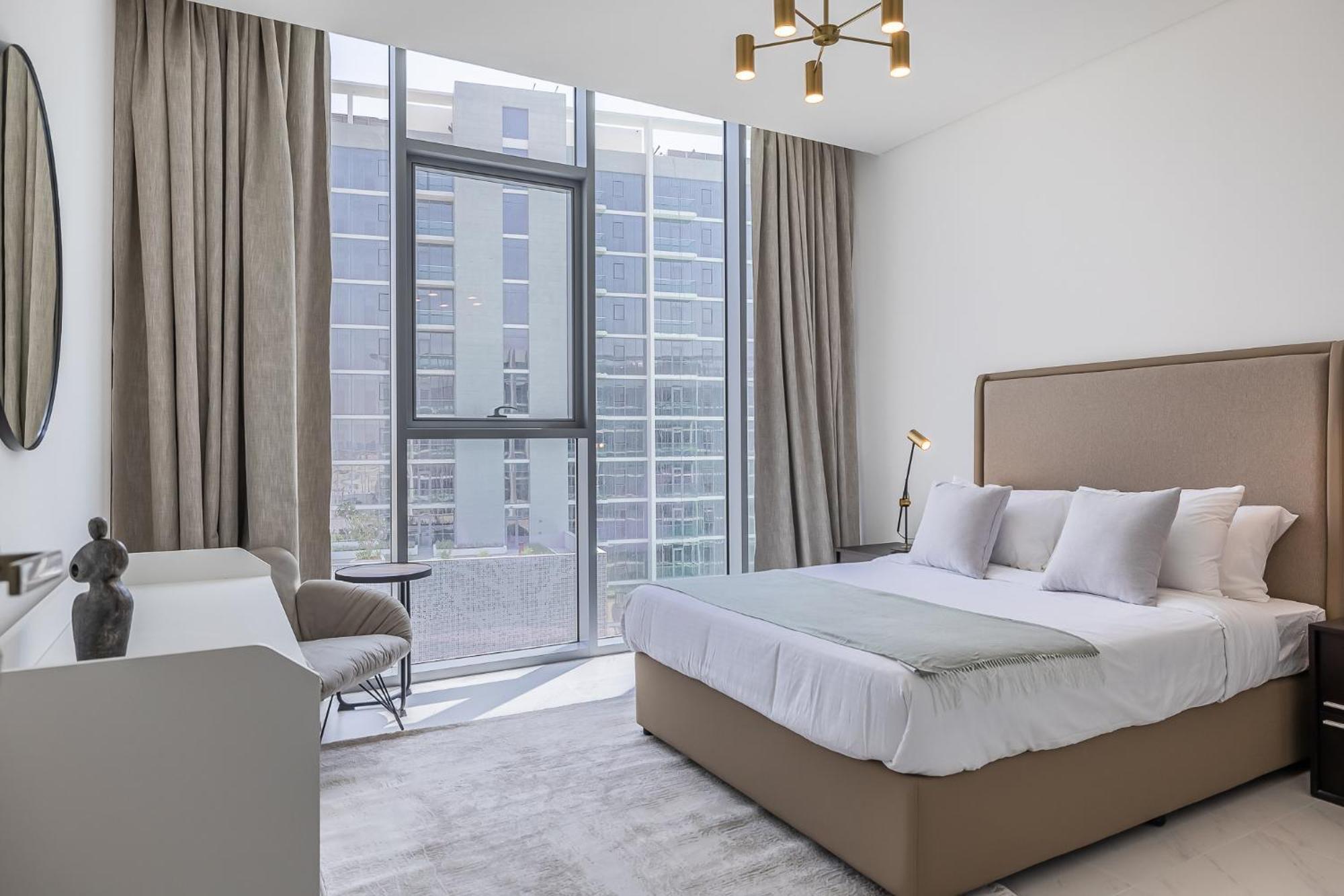 Fully Furnished I Lagoons View I District One Apartment