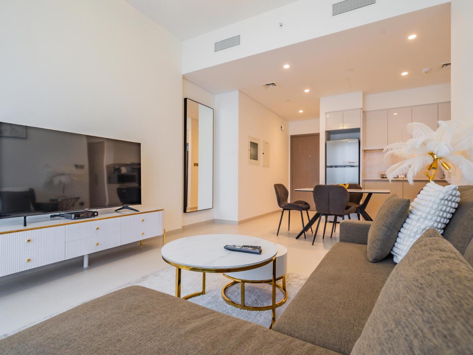 Downtown Decadence : A 1br Urban Sanctuary *