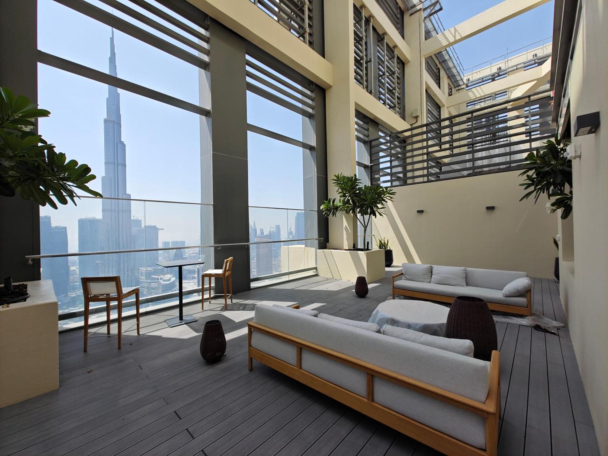 Downtown Decadence : A 1br Urban Sanctuary *
