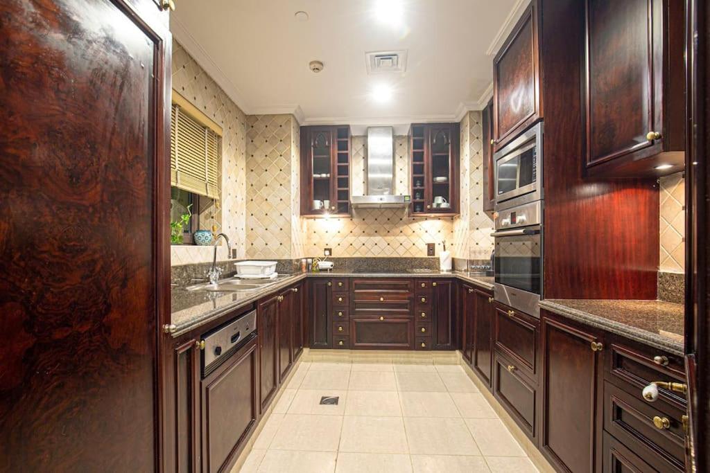 Daire Tranquil Oasis- 2bedroom, Connected To Mall *
