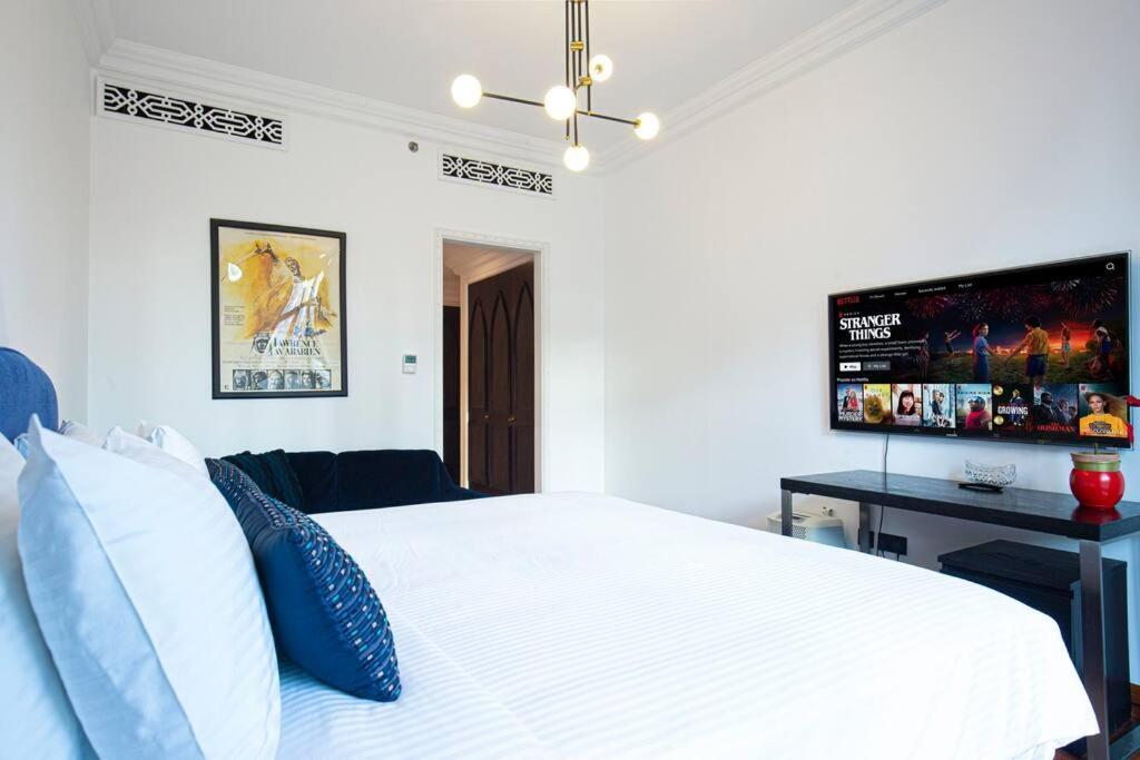 Daire Tranquil Oasis- 2bedroom, Connected To Mall Dubai