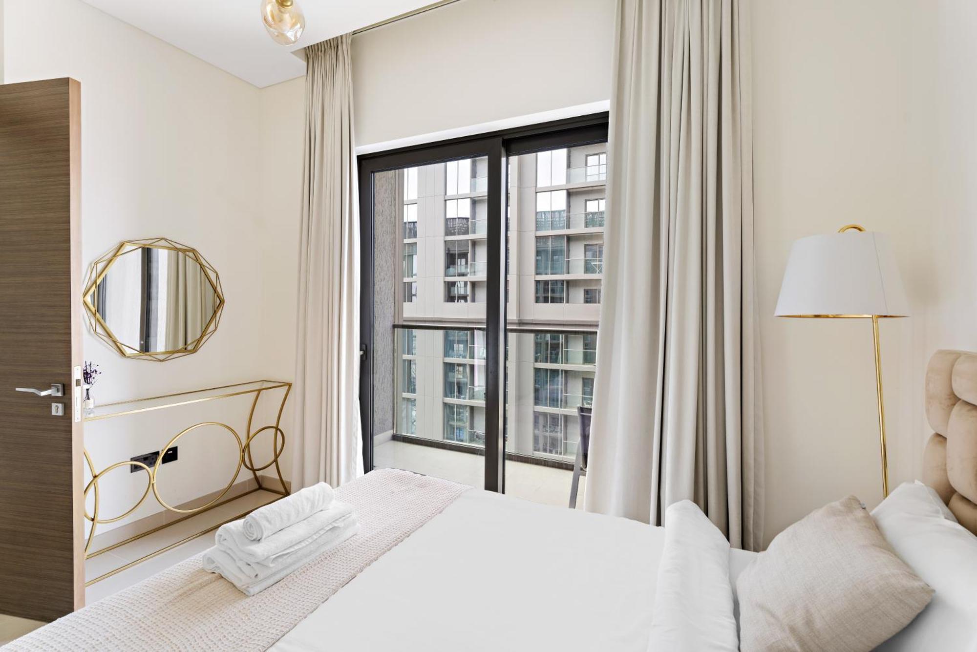 Beautiful 2 Bedroom Next To Business Bay - Sobha Creek Vista Apartment Dubai