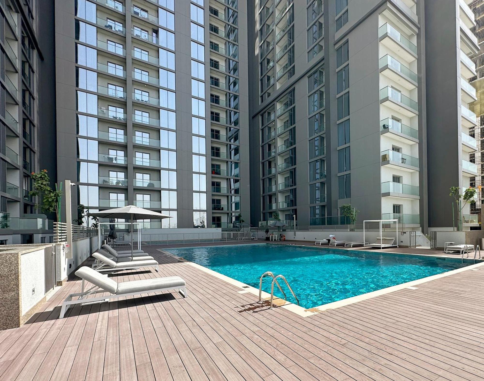 Beautiful 2 Bedroom Next To Business Bay - Sobha Creek Vista Apartment Dubai