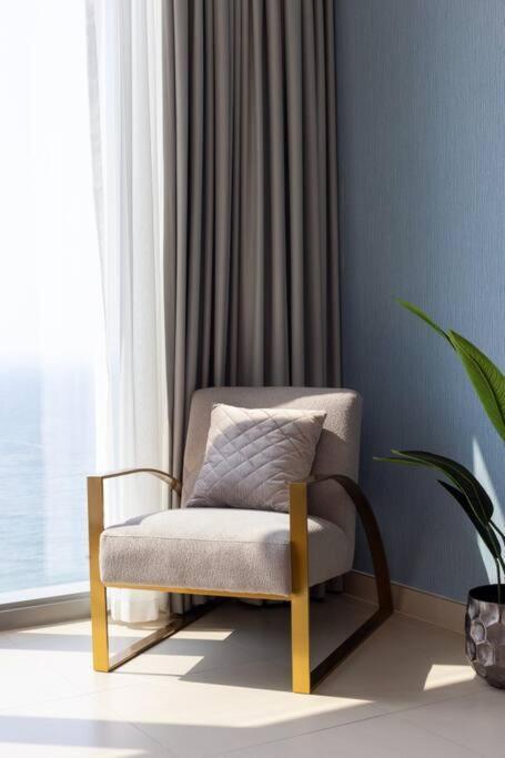Breathtaking 2br W/sea Views Apartment Dubai