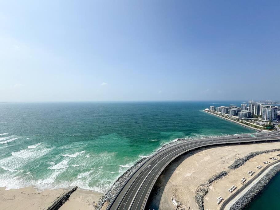Breathtaking 2br W/sea Views * Dubai